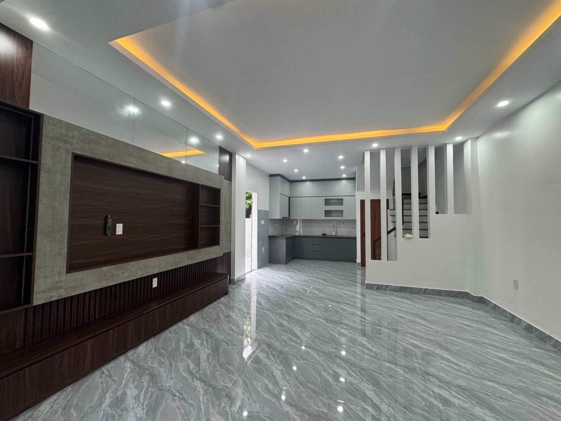 Chốn An Cư Lý Tưởng Với 5 Phòng Ngủ Tại Trung Tâm Trần Nguyên Hãn.