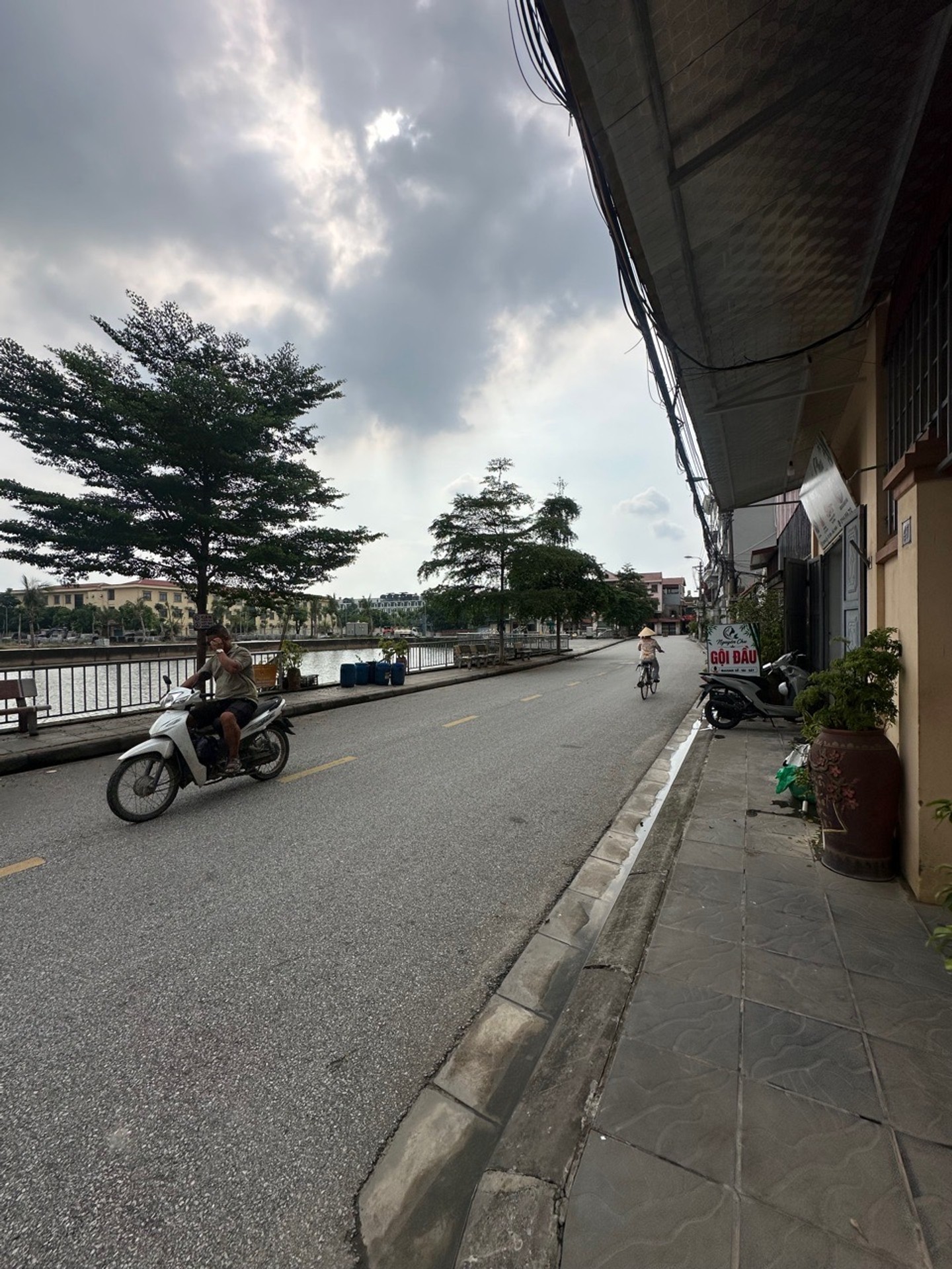 NHÀ MỚI 3 TẦNG – 56M² – DƯƠNG NỘI, TỪ SƠN , BẮC NINH.
💰 4,6 T-Ỷ – NHÀ ĐẸP, VỊ TRÍ ĐẸP .