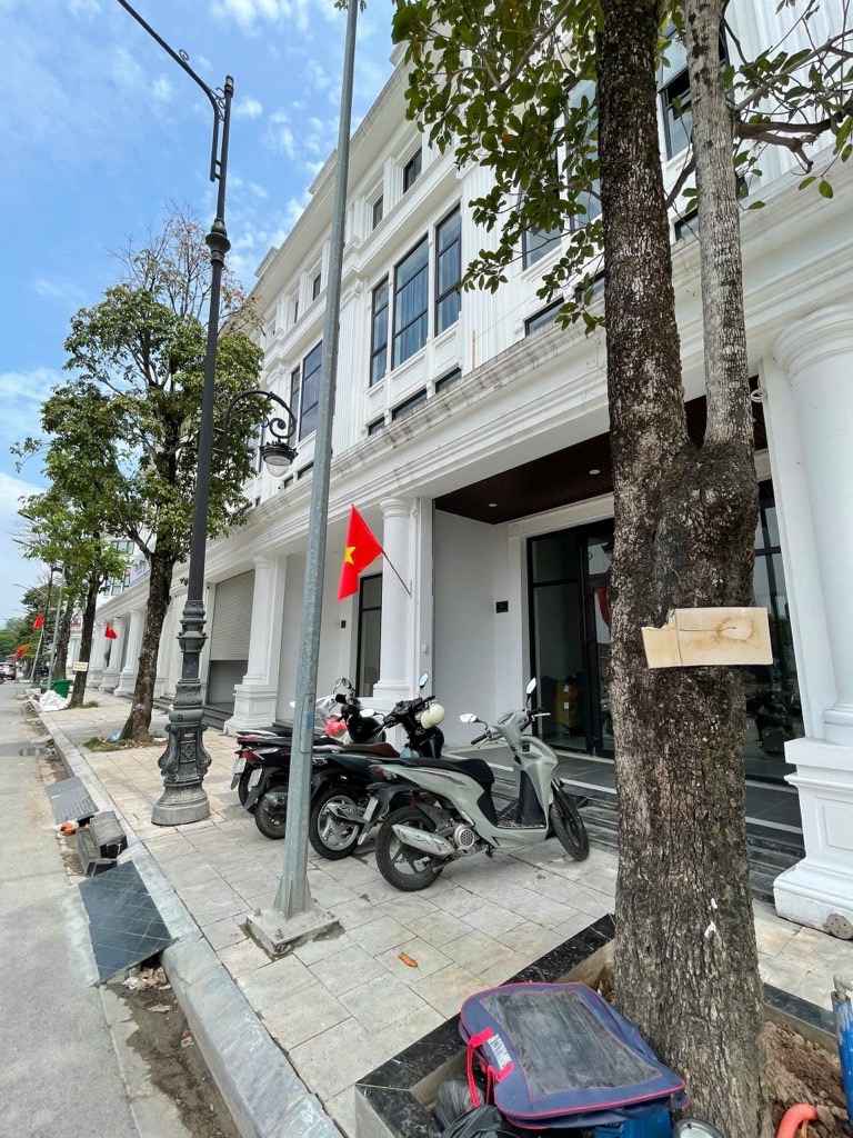 Bán nhà liền kề 5 tầng tại quận Hoàng Mai, mặt tiền rộng, phù hợp kinh doanh văn phòng