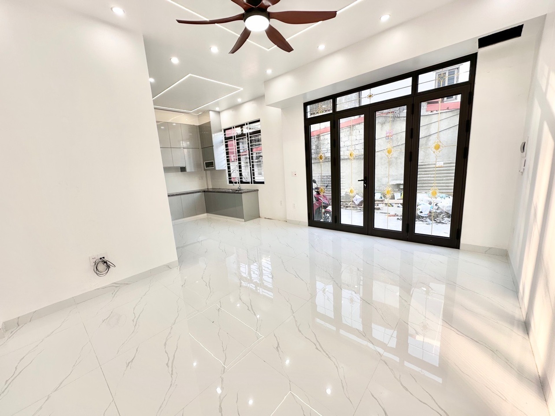 Nhà phố 4 tầng hiện đại ngay trung tâm Đồng Hoà, không gian sống lý tưởng