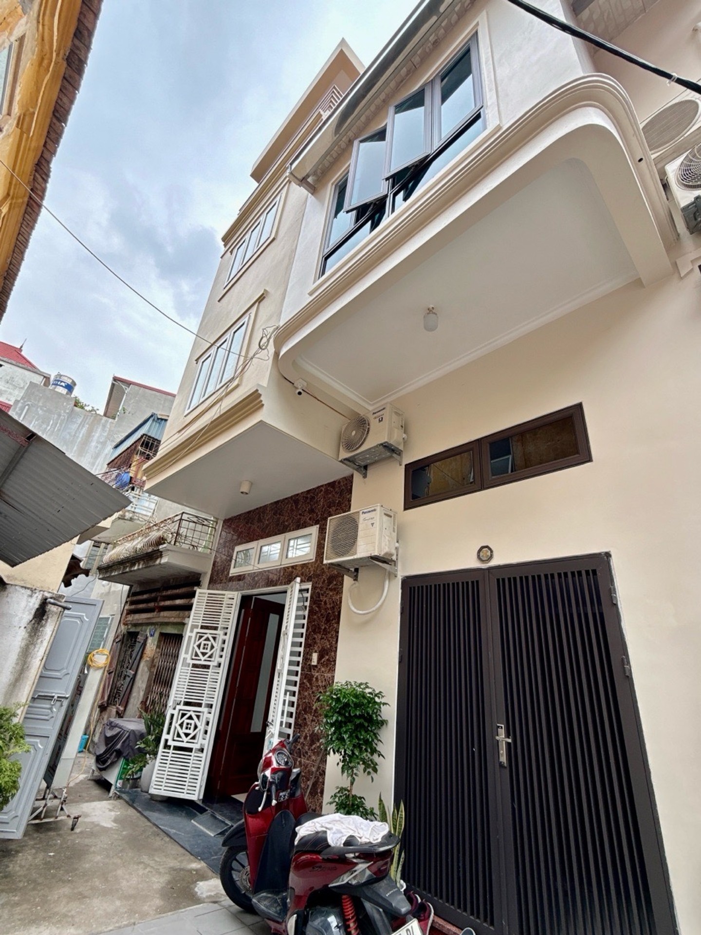 Nhà Riêng 4 Tầng Sang Trọng Ngay Lương Khánh Thiện