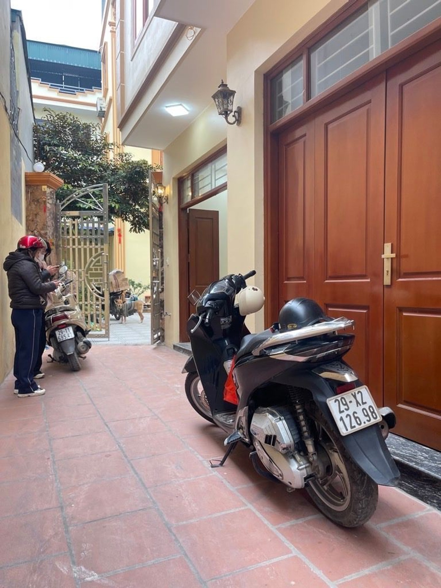 Nhà 5 tầng hiện đại gần chợ Phú Lương, giá tốt chỉ 6,6 tỷ