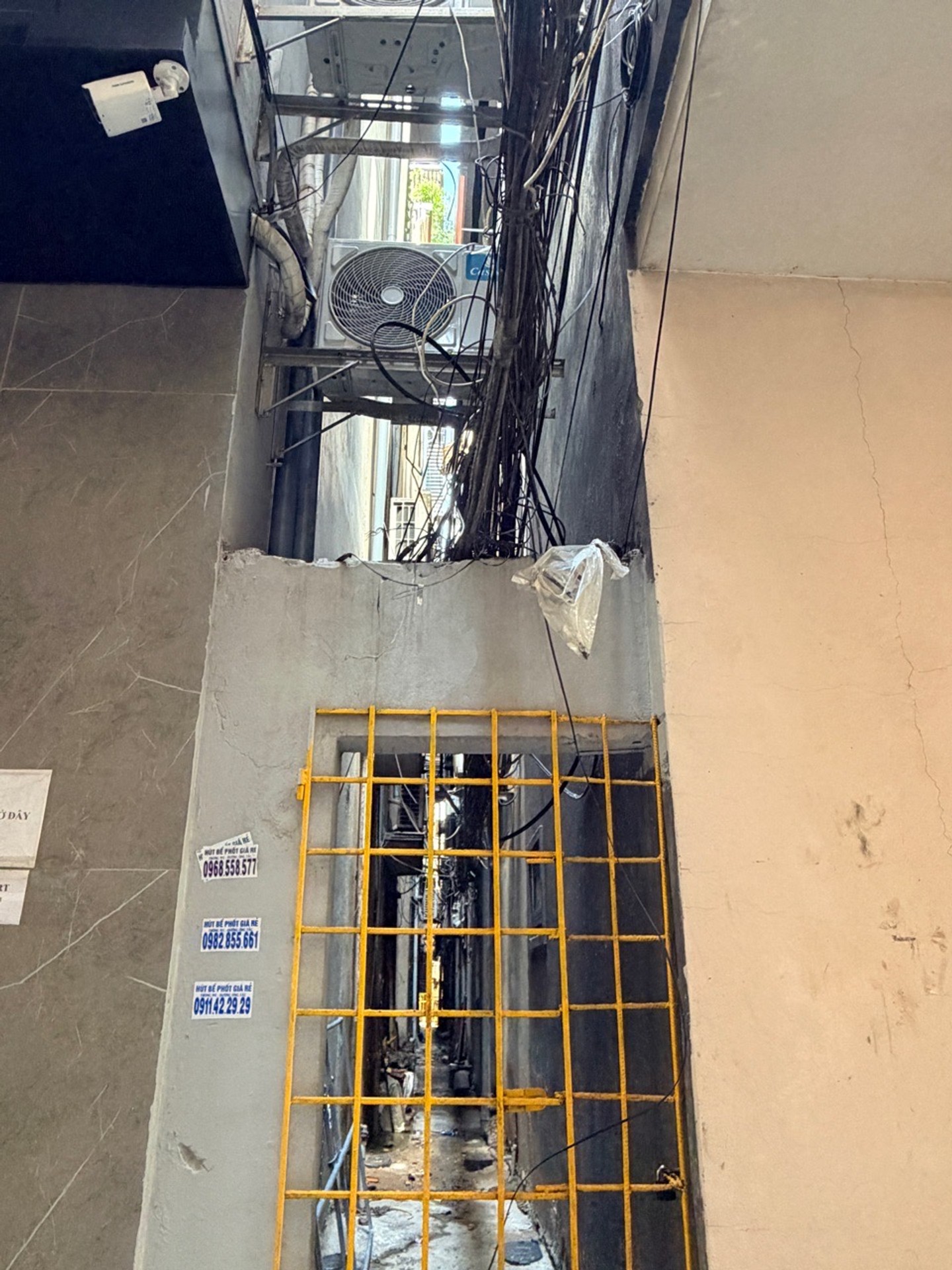 Nhà 4 tầng phân lô gần trung tâm với giá tốt cho đầu tư tại Trần Quốc Hoàn