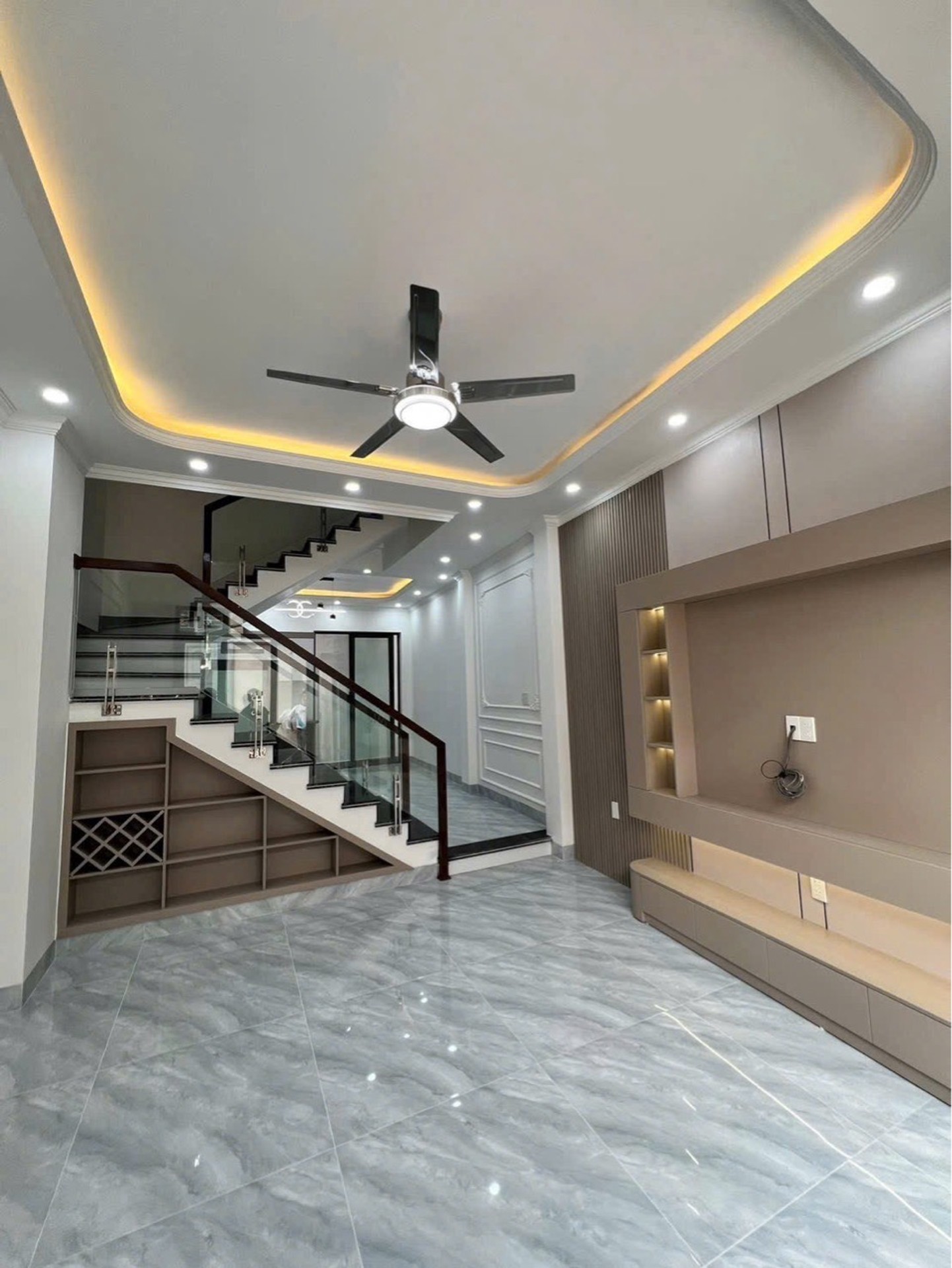 Nhà 4 Tầng Trung Tâm Sở Dầu, Dân Cư Sầm Uất