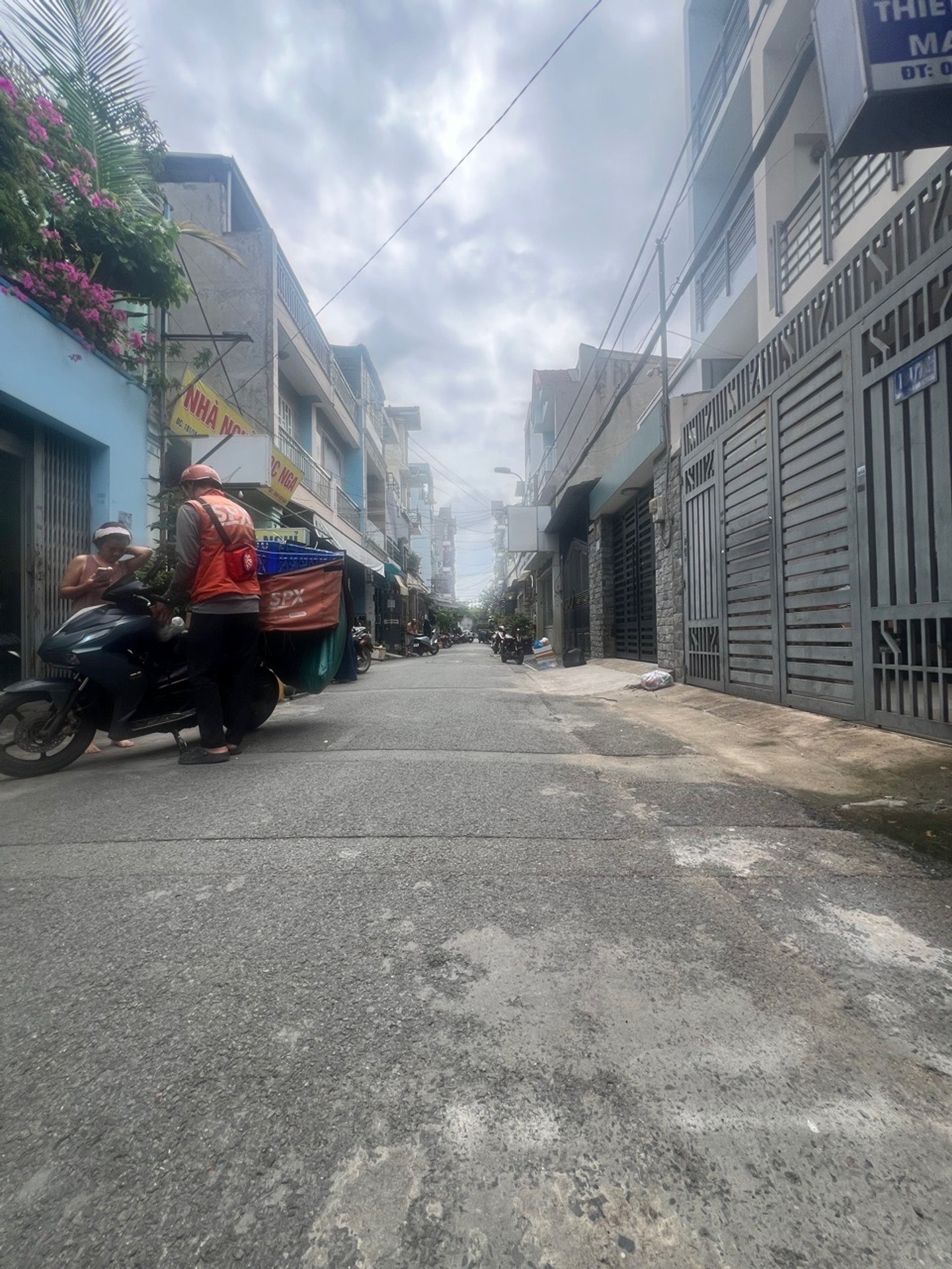 Bán nhà riêng 3 tầng xã Tân Thới Nhất, diện tích 72m², ôtô đỗ trong nhà, giá 8.9 tỷ