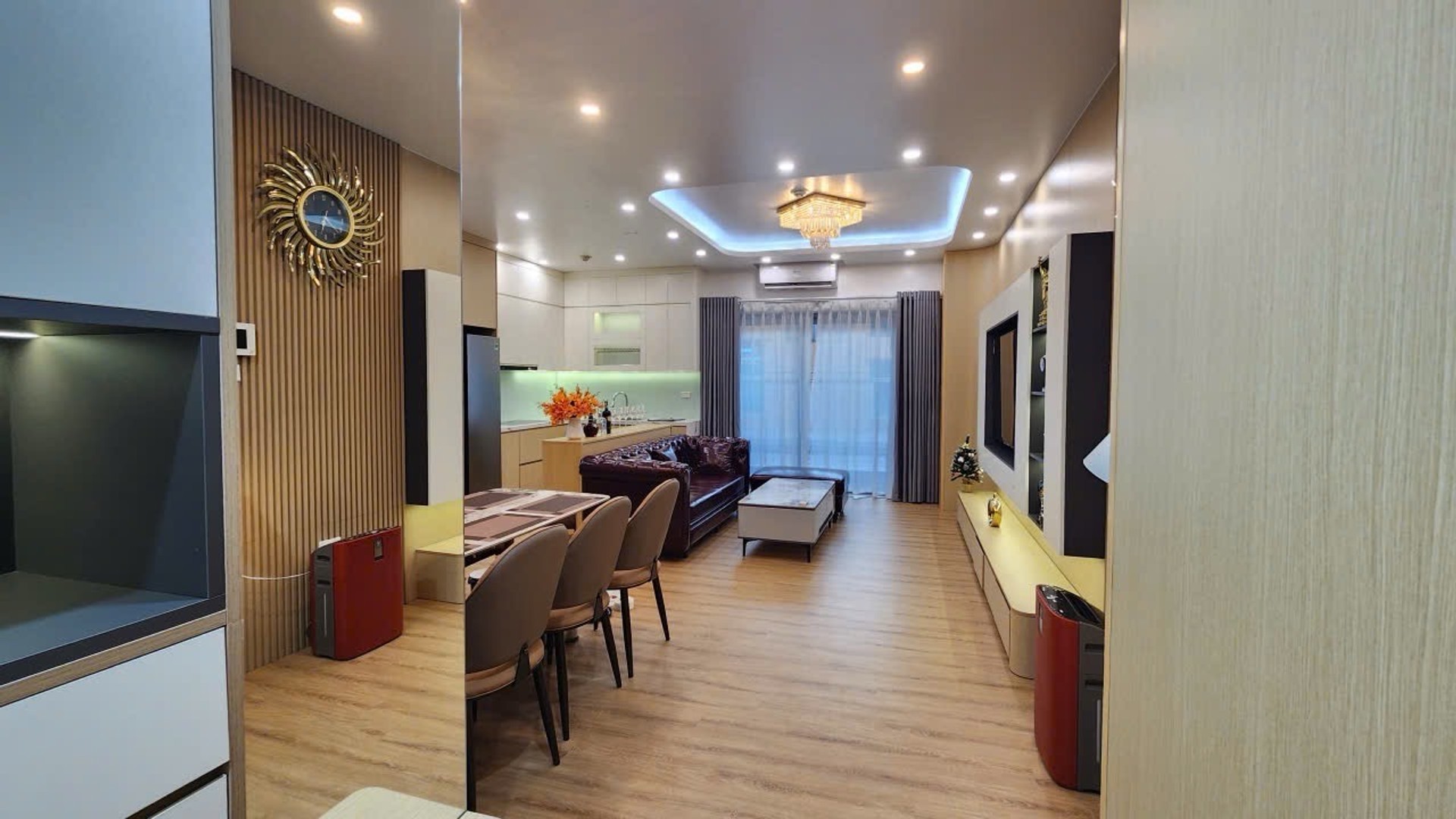 Bán căn hộ chung cư 3 phòng ngủ tại Quận Cầu Giấy, diện tích 111m2, có nội thất đầy đủ