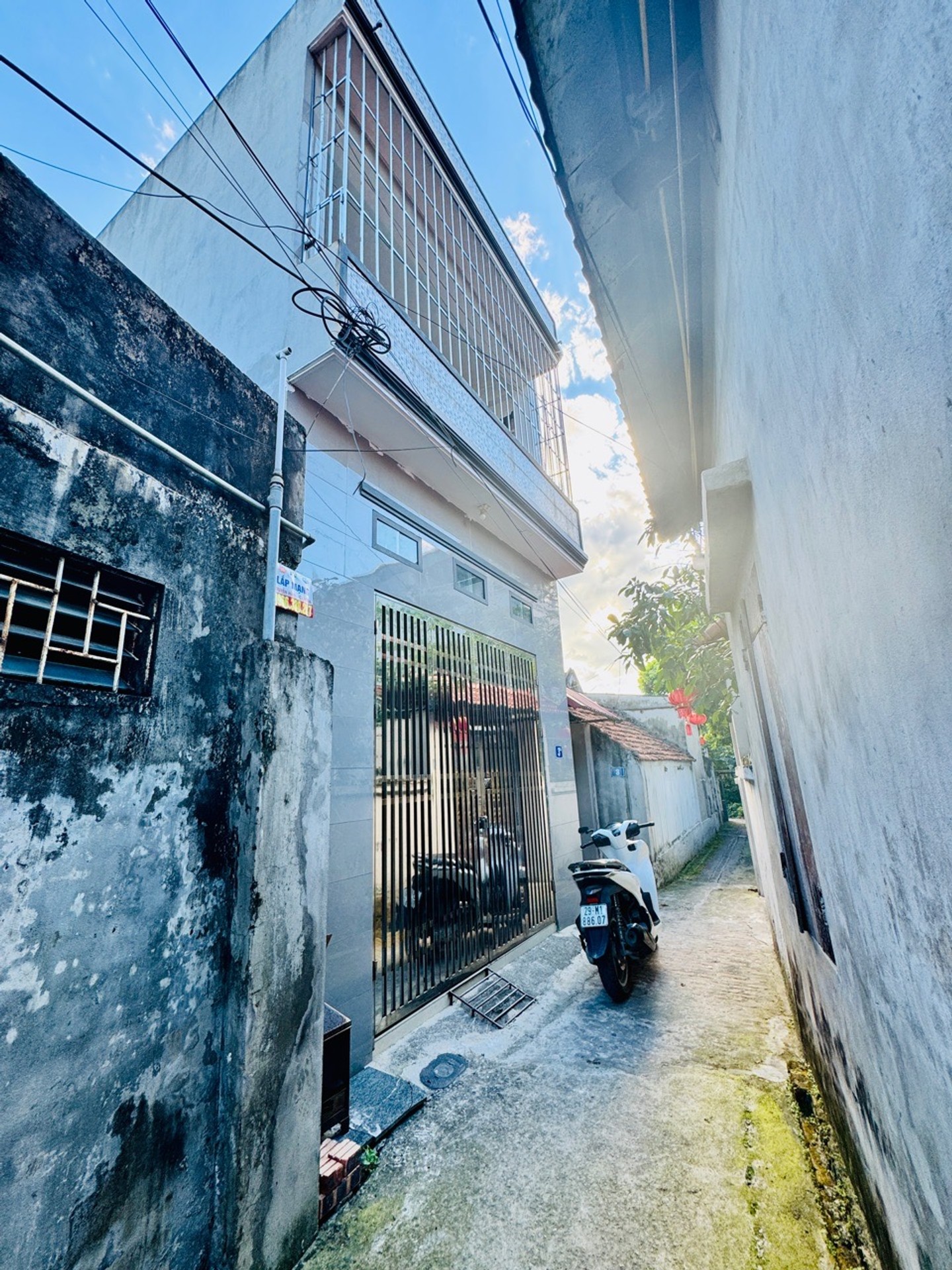 Nhà đẹp Đông Mỹ, full nội thất, gần ô tô, vào ở ngay