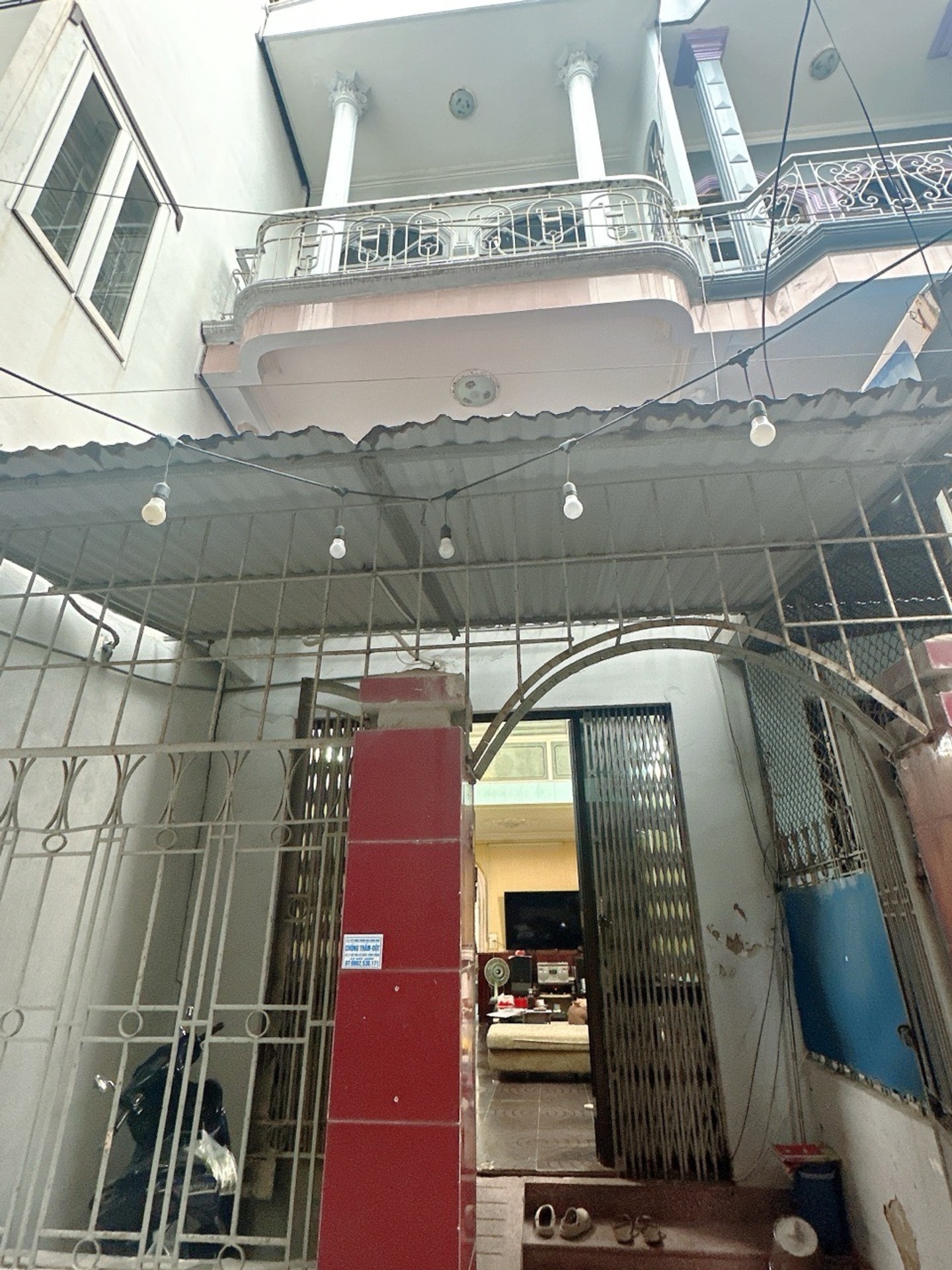 Nhà phố phong cách hiện đại với không gian sống đẳng cấp tại khu vực trung tâm