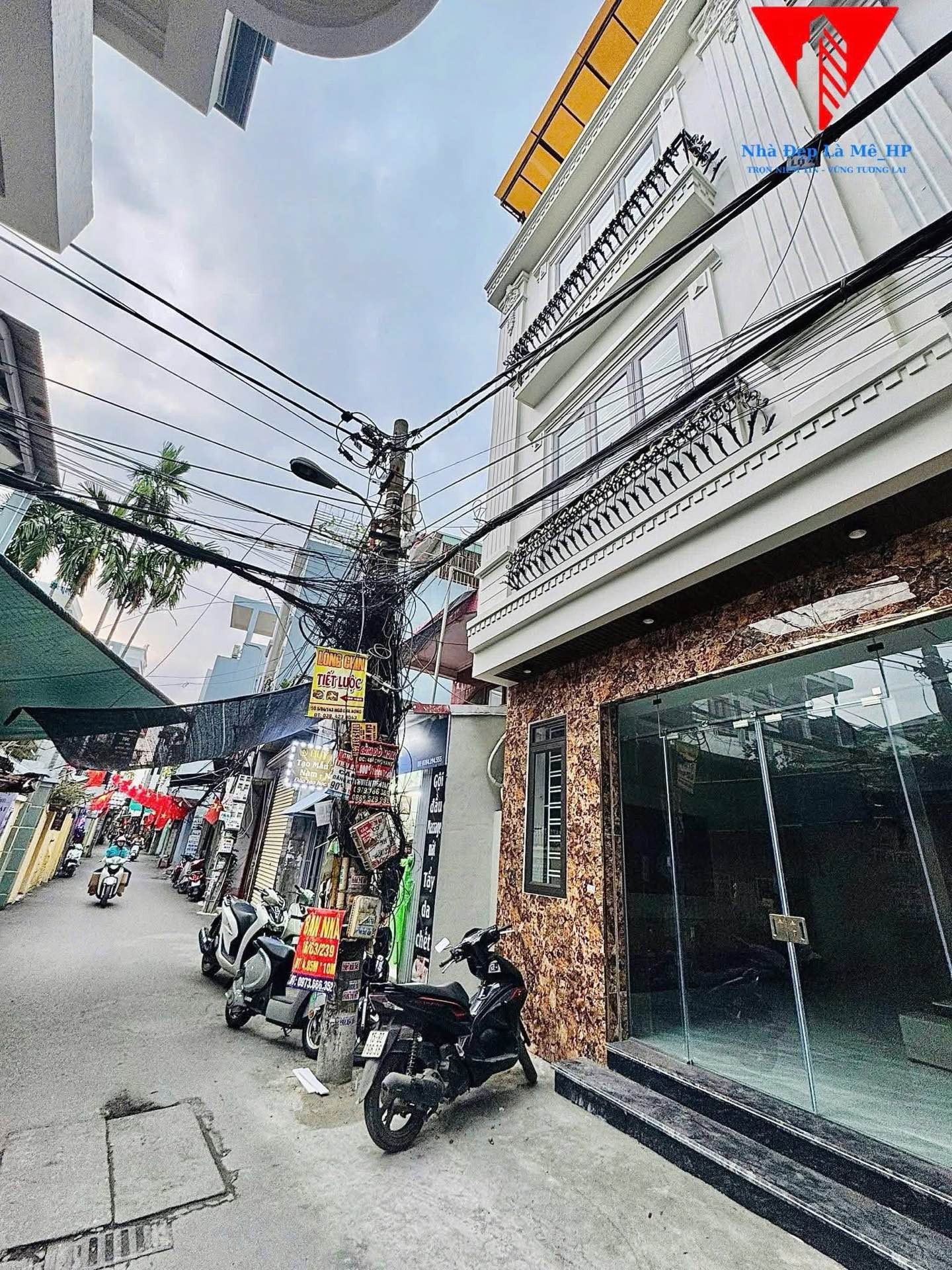 Nhà 4 tầng mặt ngõ rộng phù hợp văn phòng và kinh doanh tại quận Tôn Đức Thắng