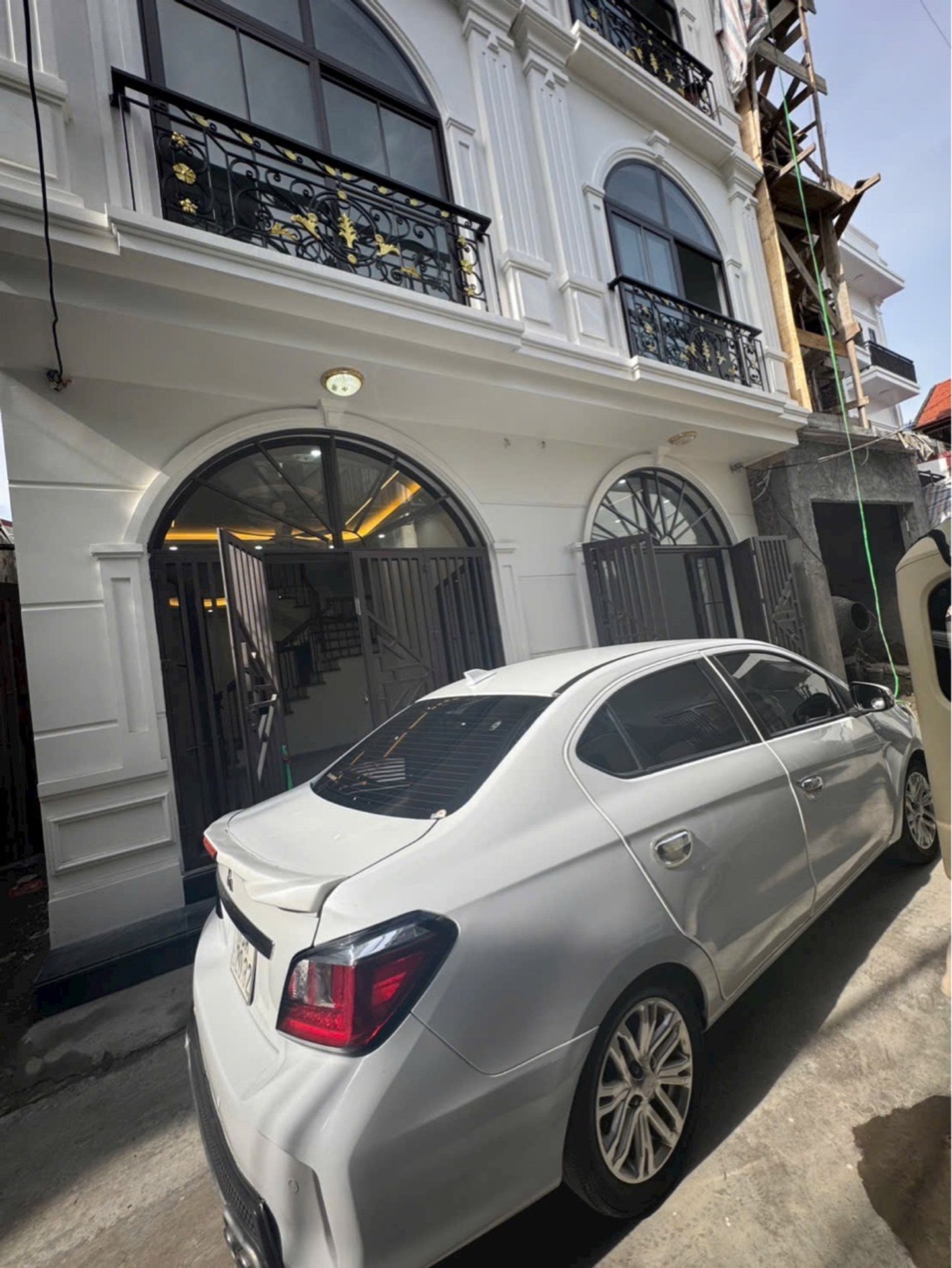 Nhà Đẹp 3 Tầng Sau Mặt Phố Trần Nhân Tông