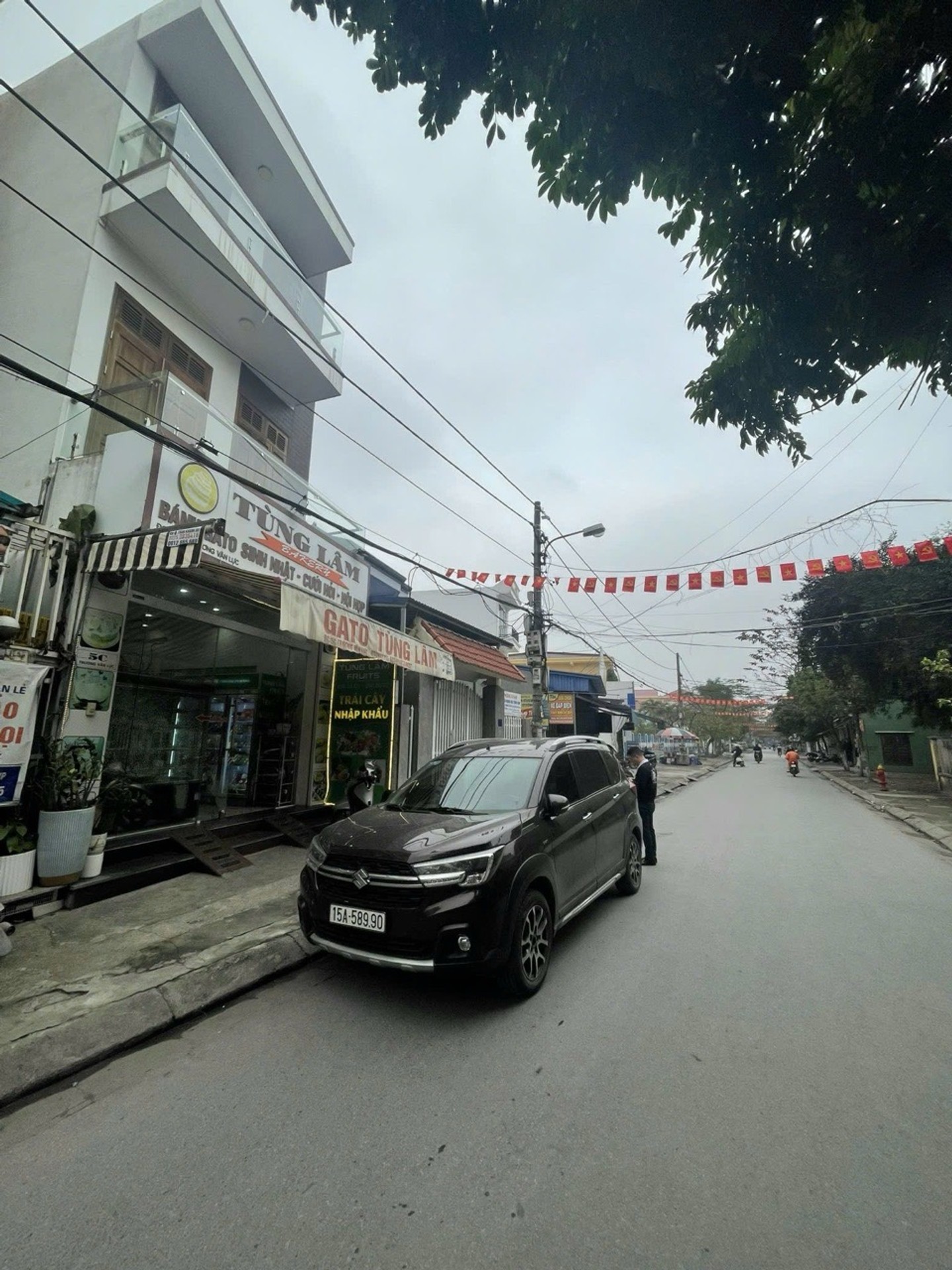 Nhà mặt phố kinh doanh sầm uất trung tâm Hùng Vương 3,5 tầng