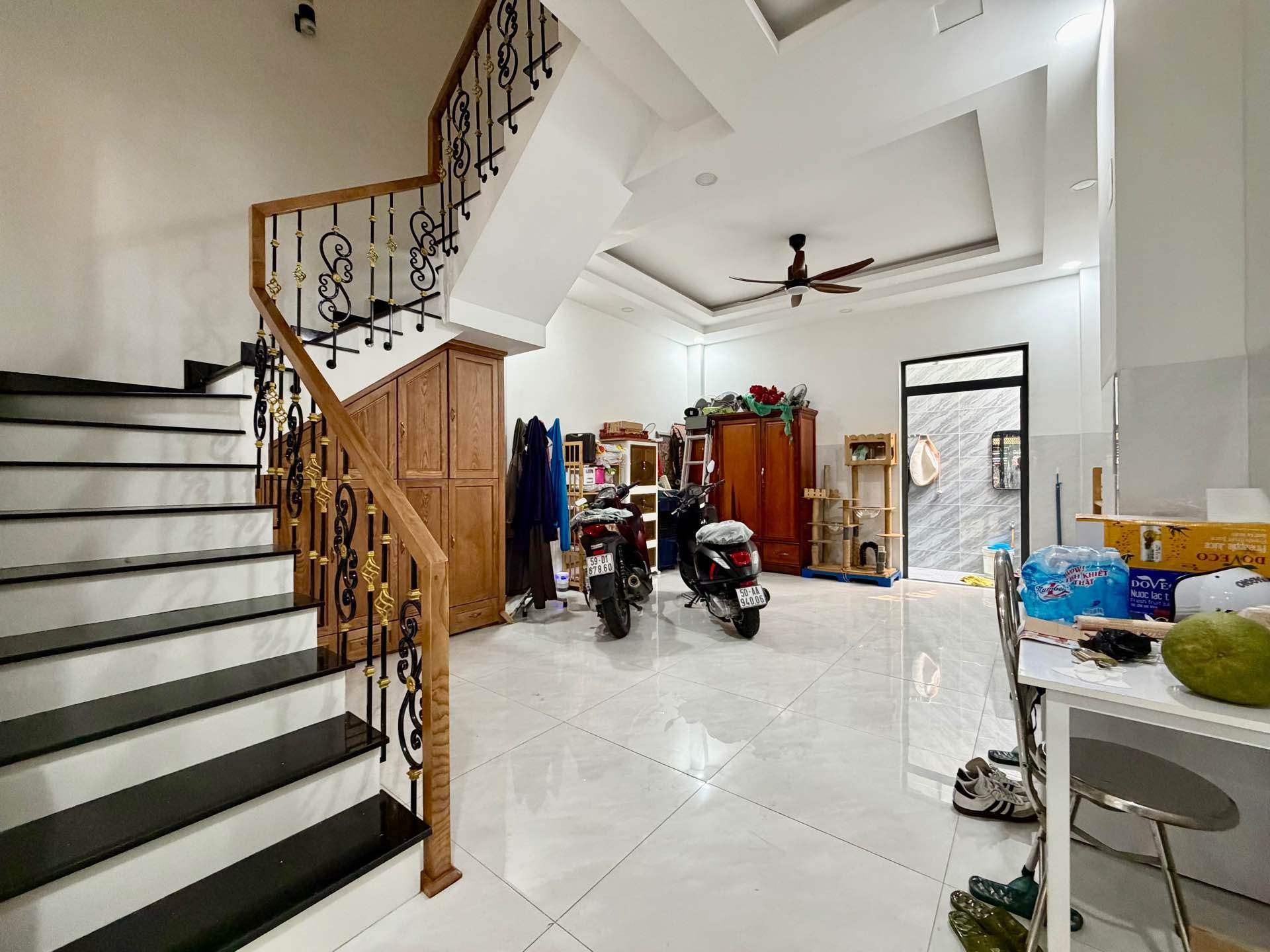 Bán nhà mặt phố 5 tầng diện tích 80m2 tại quận Tân Phú