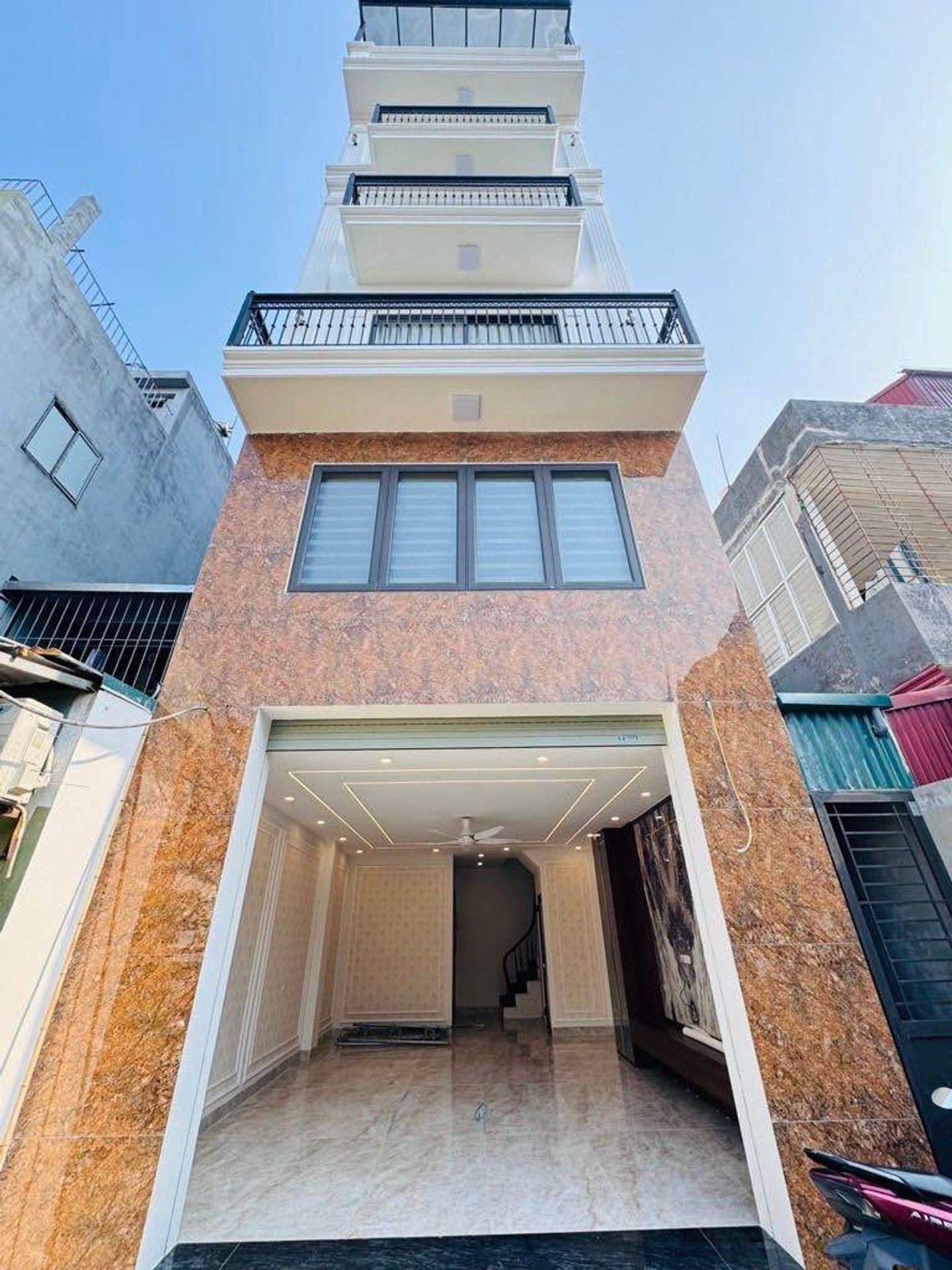 Bán nhà riêng 6 tầng mặt tiền rộng tại Phúc Lợi gần KĐT Vinhomes