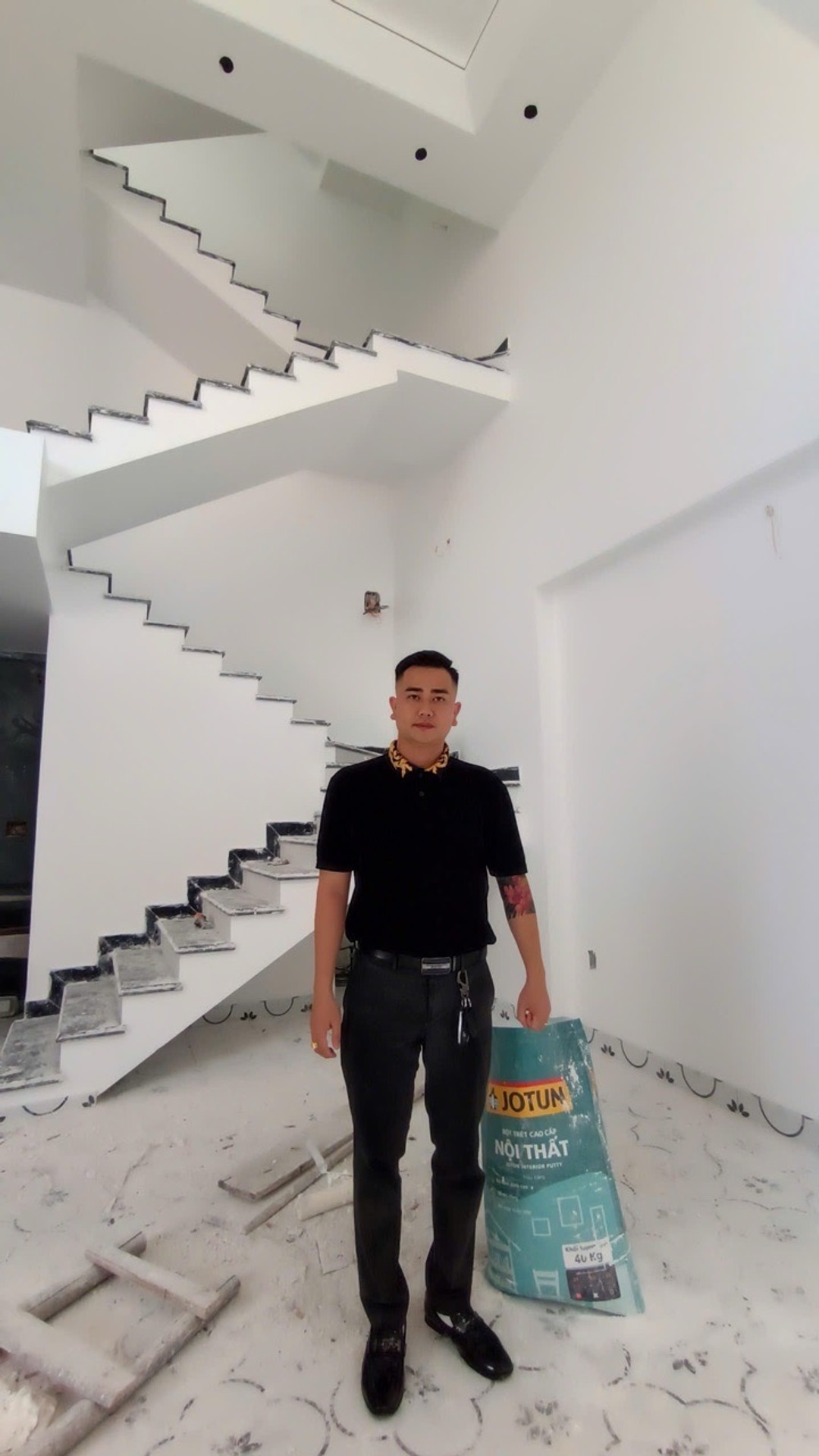Nhà 4 tầng mặt tiền rộng thiết kế hiện đại tại trung tâm xã