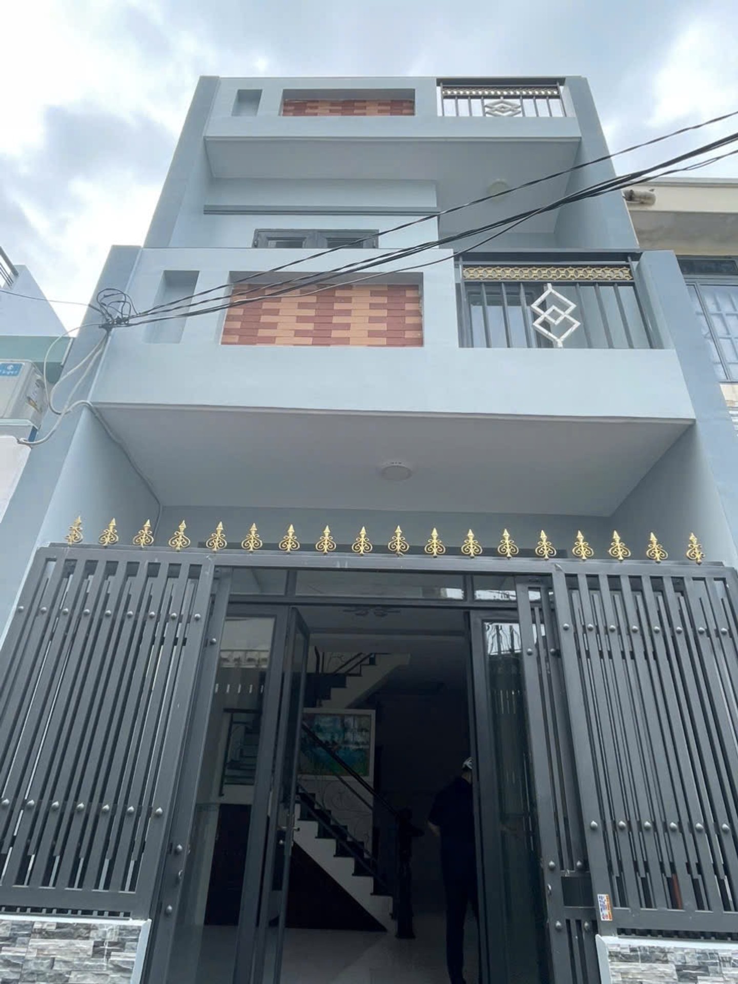 Cơ hội hiếm có: Nhà 2 tầng mặt tiền hẻm ô tô Trần Xuân Soạn giá tốt