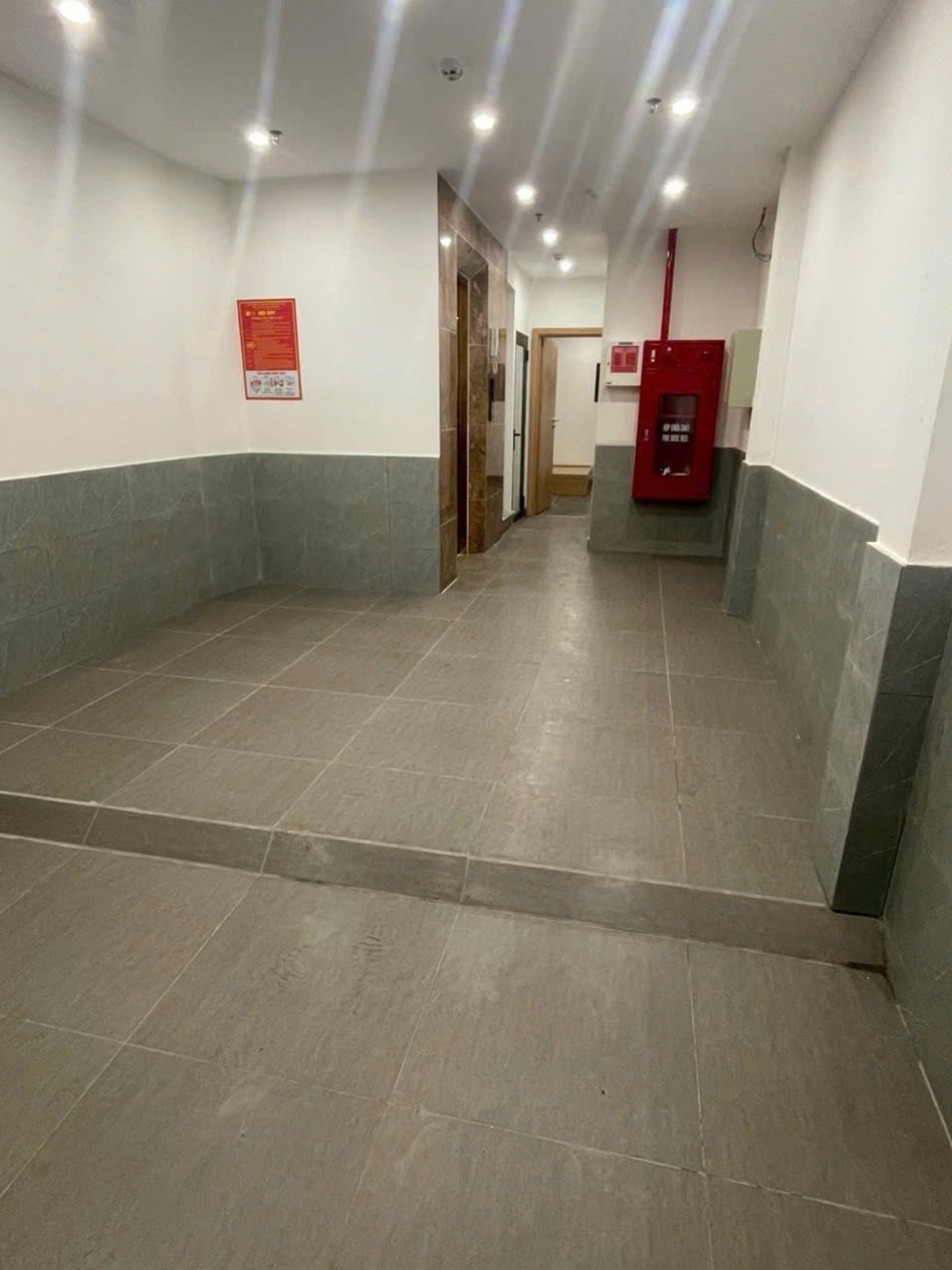 Bán ccmn 7 tầng tại Khương Hạ, 10PN, 50tr/thang thiết kế hiện đại, thang máy