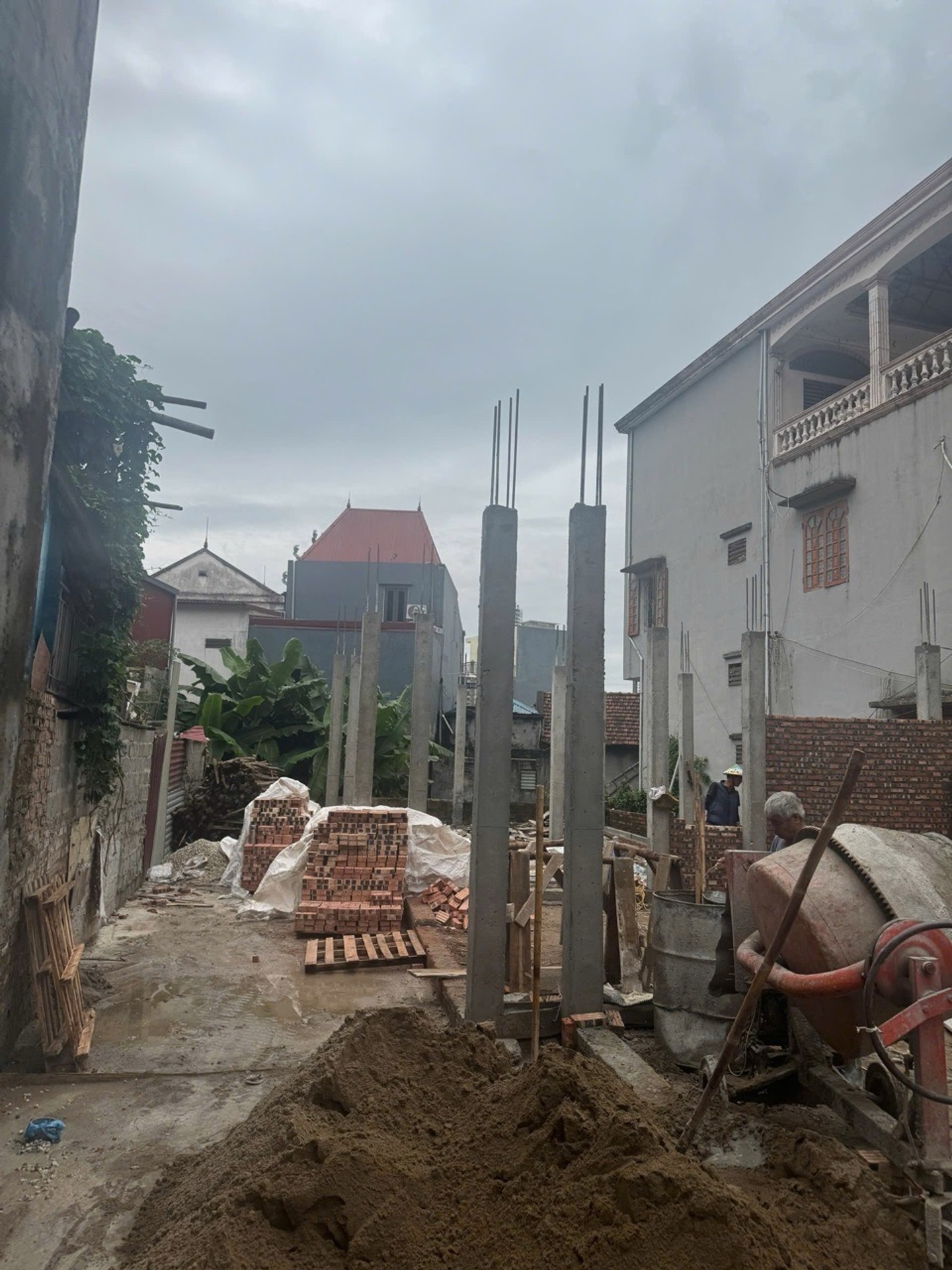 Nhà 4 tầng xây mới ngay khu dân cư sầm uất Hà Nội