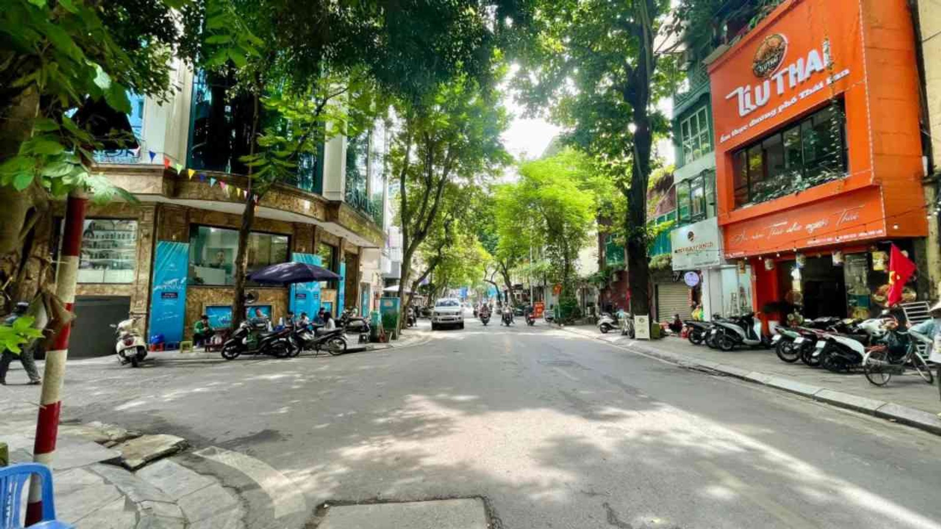 Căn hộ cực chất giữa lòng phố cổ, ô tô đỗ cửa