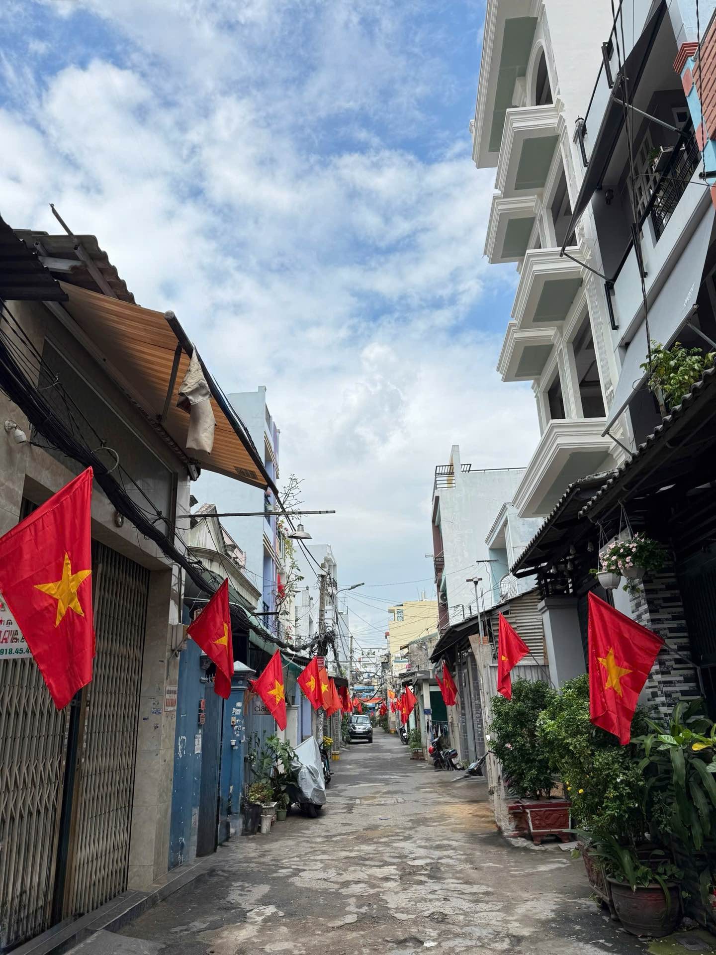 Bán nhà riêng 56m2 khu Tân Phú, hẻm xe hơi trải nhựa sạch