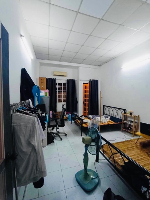 Nhà 2 tầng diện tích 70m² hẻm xe tải tại Phạm Văn Bạch, tiện kinh doanh