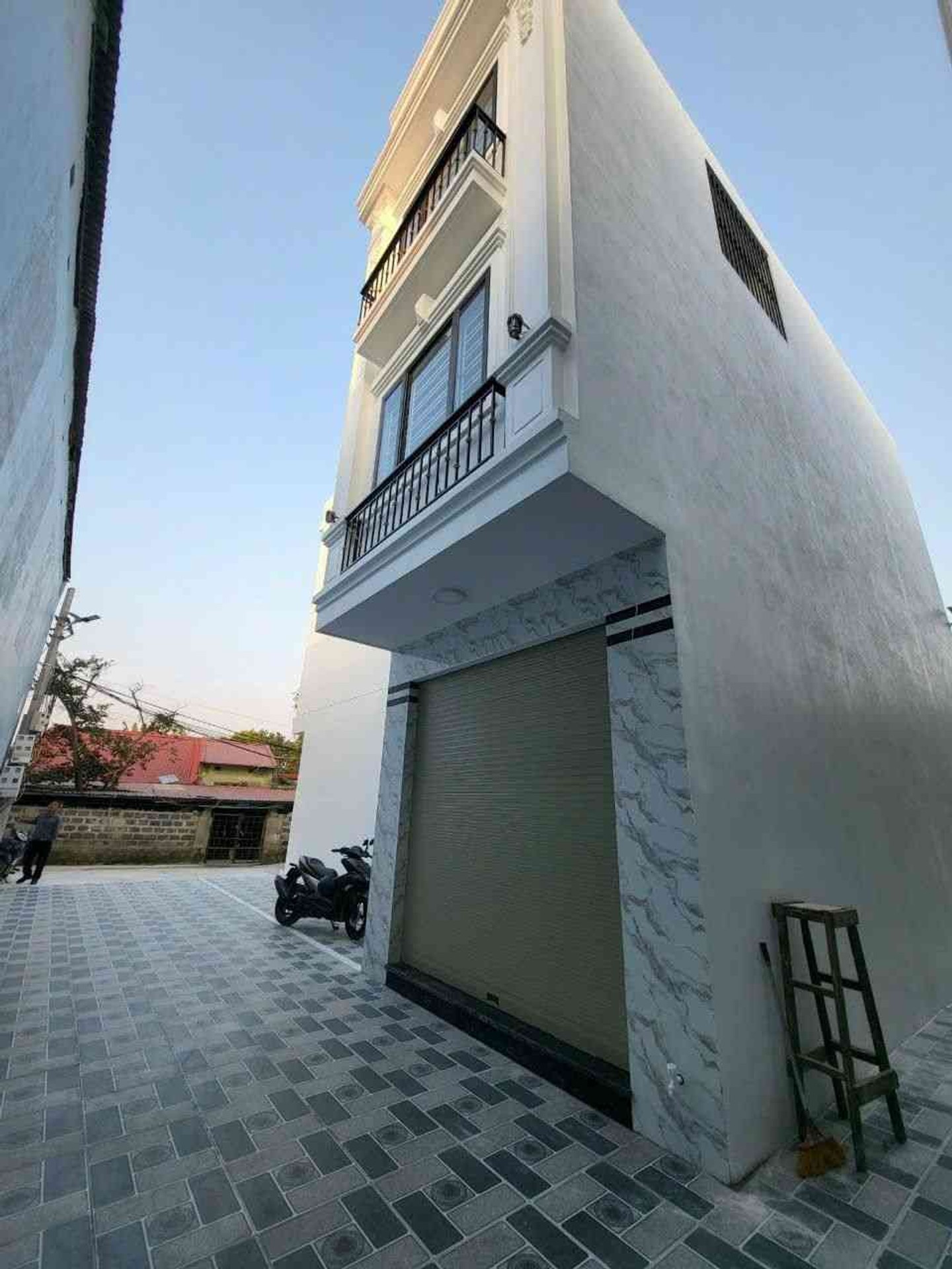 Nhà Riêng Đẳng Cấp 3 Tầng Với Thiết Kế Hiện Đại Tại Trung Tâm Kiến An