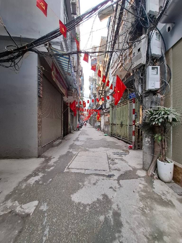 Bán nhà 4 tầng ngõ Khương Trung, mặt tiền rộng, ô chờ thang máy