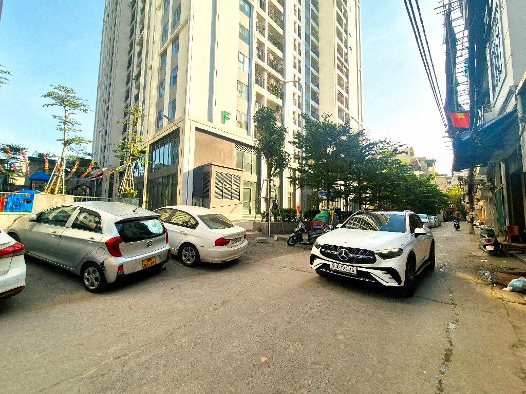 Bán đất mặt tiền 10m, 161m² tại trung tâm Hoàng Mai, cách ô tô 50m