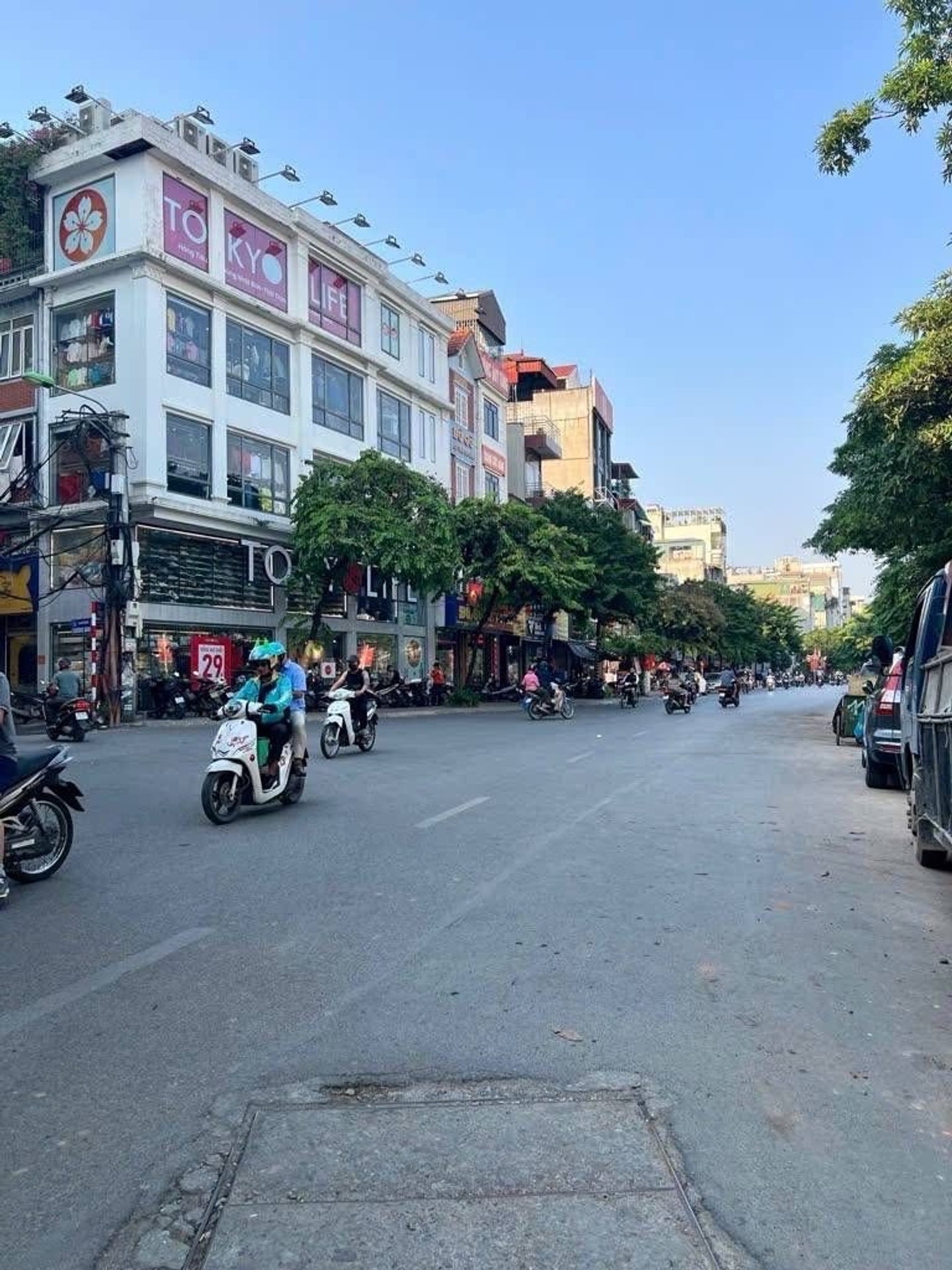 Nhà Mặt Phố Khương Đình – Kinh Doanh Sầm Uất, Vỉa Hè Rộng thênh thang.