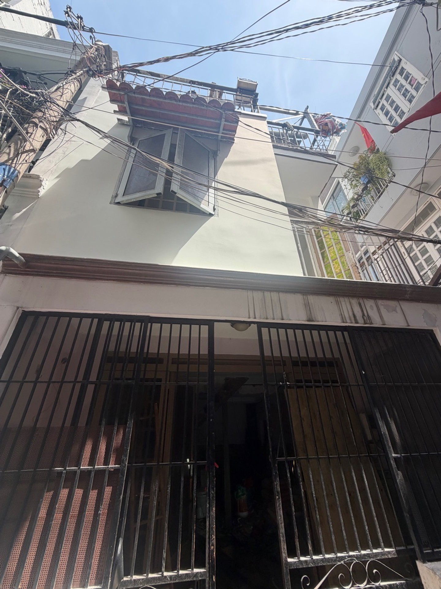👉TÂN PHÚ $ 4.5
👉BÁN NHÀ ĐƯỜNG LÊ THIỆT
👉DT:28 M2(4× 7.5)
👉ĐANG CẢI TẠO SỮA MỚI ĐẸP VÀI NGÀY NỮ
