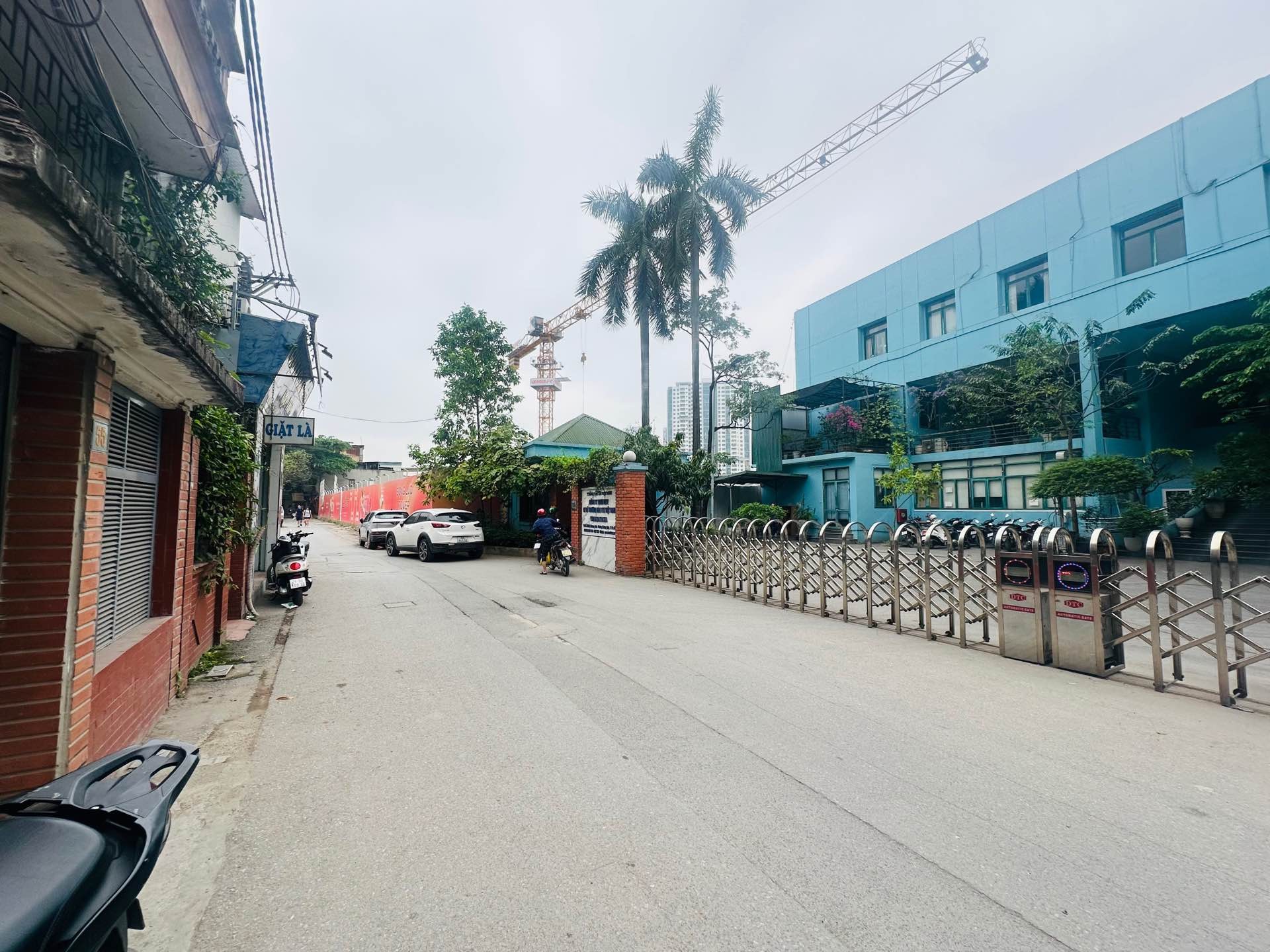 Bán nhà 5 tầng Khương Đình, 61m2, 5 tầng, gara ô tô, kinh doanh thuận tiện