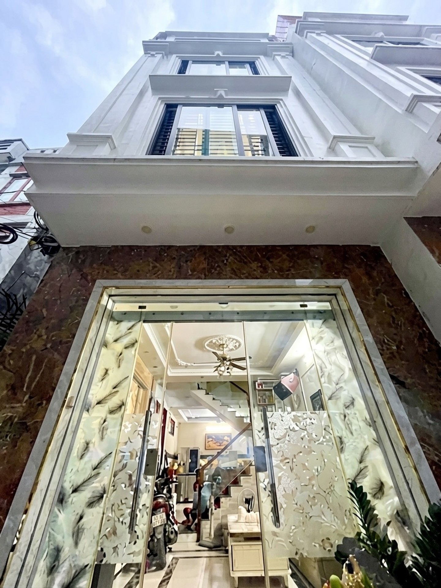 Nhà rực sáng giữa trung tâm phường, cách trường học chỉ 100m, cơ hội hiếm có cho gia đình trẻ