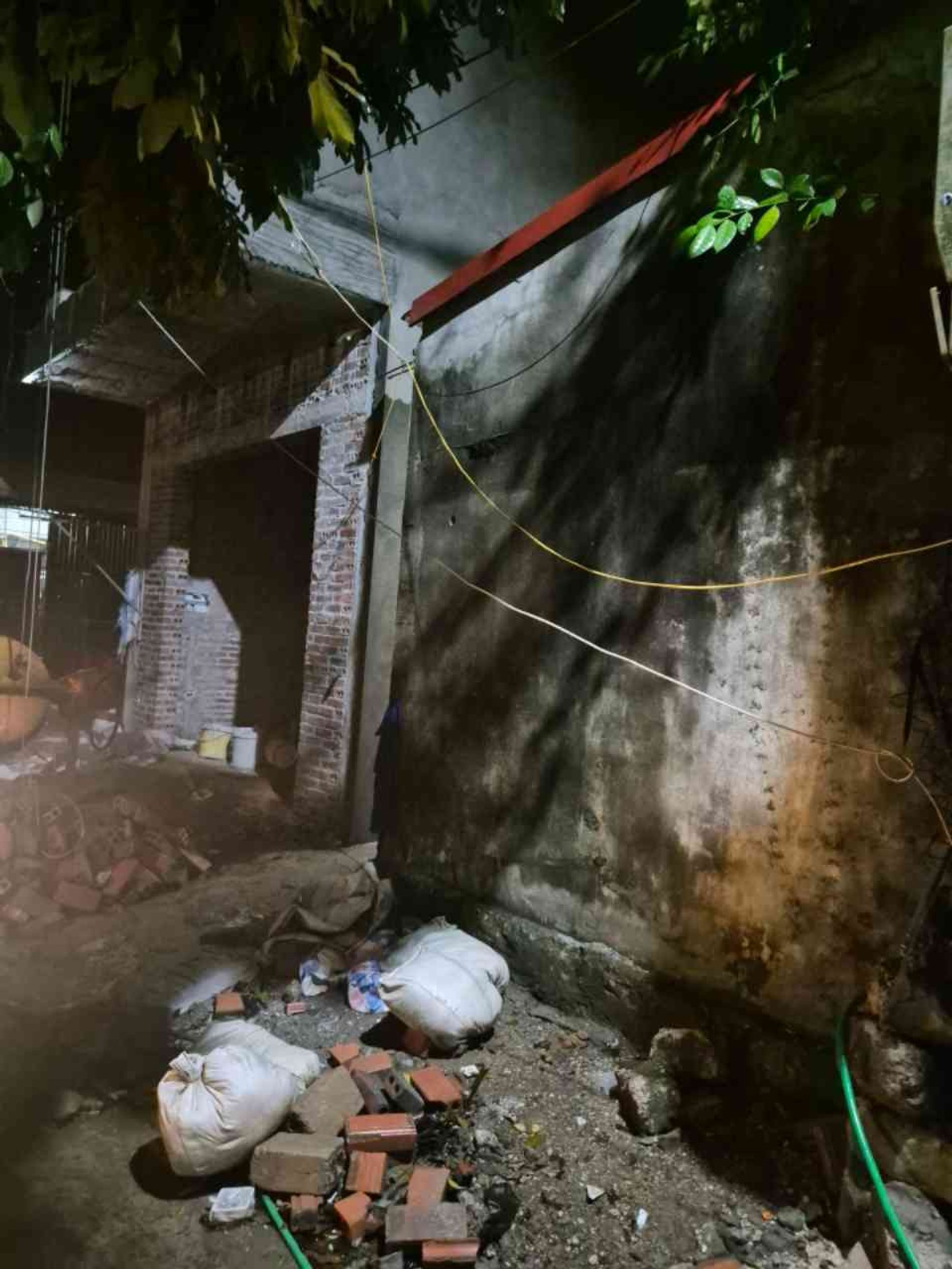 Bán nhà cấp 4 kèm đất 71.5m2, hướng Đông Nam tại Hồng Cẩm