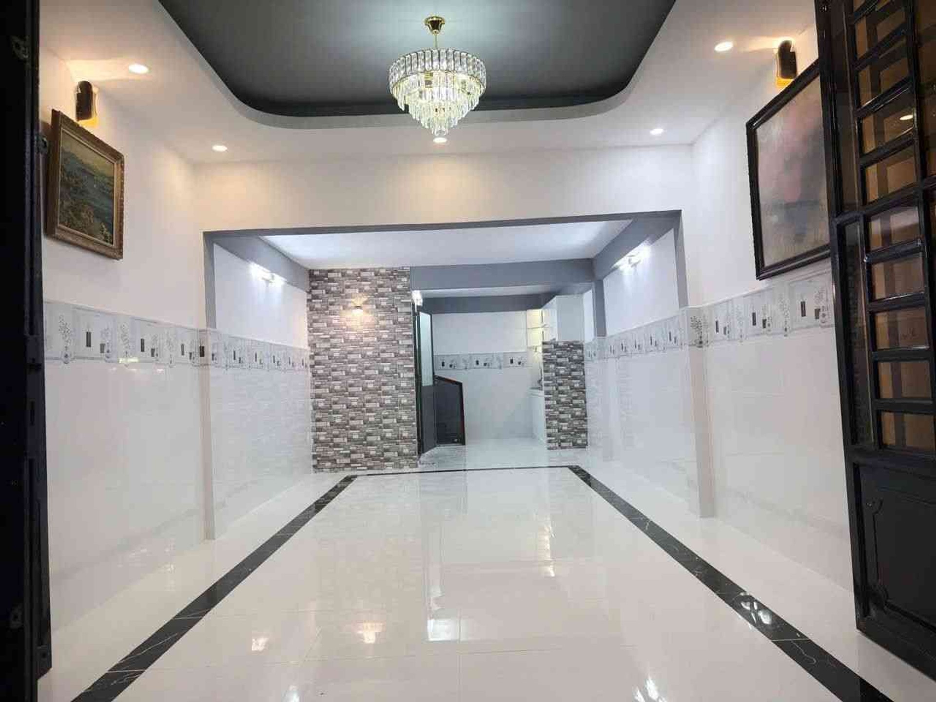 NHÀ ĐẸP – SÁT MẶT TIỀN THÁI PHIÊN Q11 – 3 TẦNG – 4PN – CHỈ 2 CĂN RA ĐƯỜNG LỚN