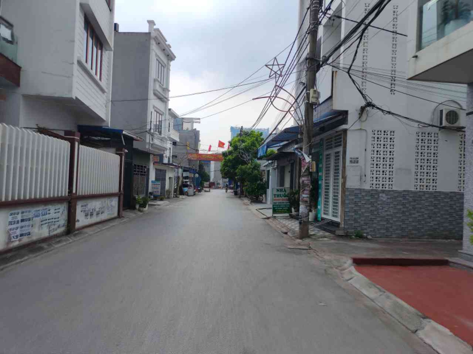 Bán nhà mặt phố rộng 180,6m2 tại Đông Phong, Nam Hải, Hải An với mặt tiền 13,4m