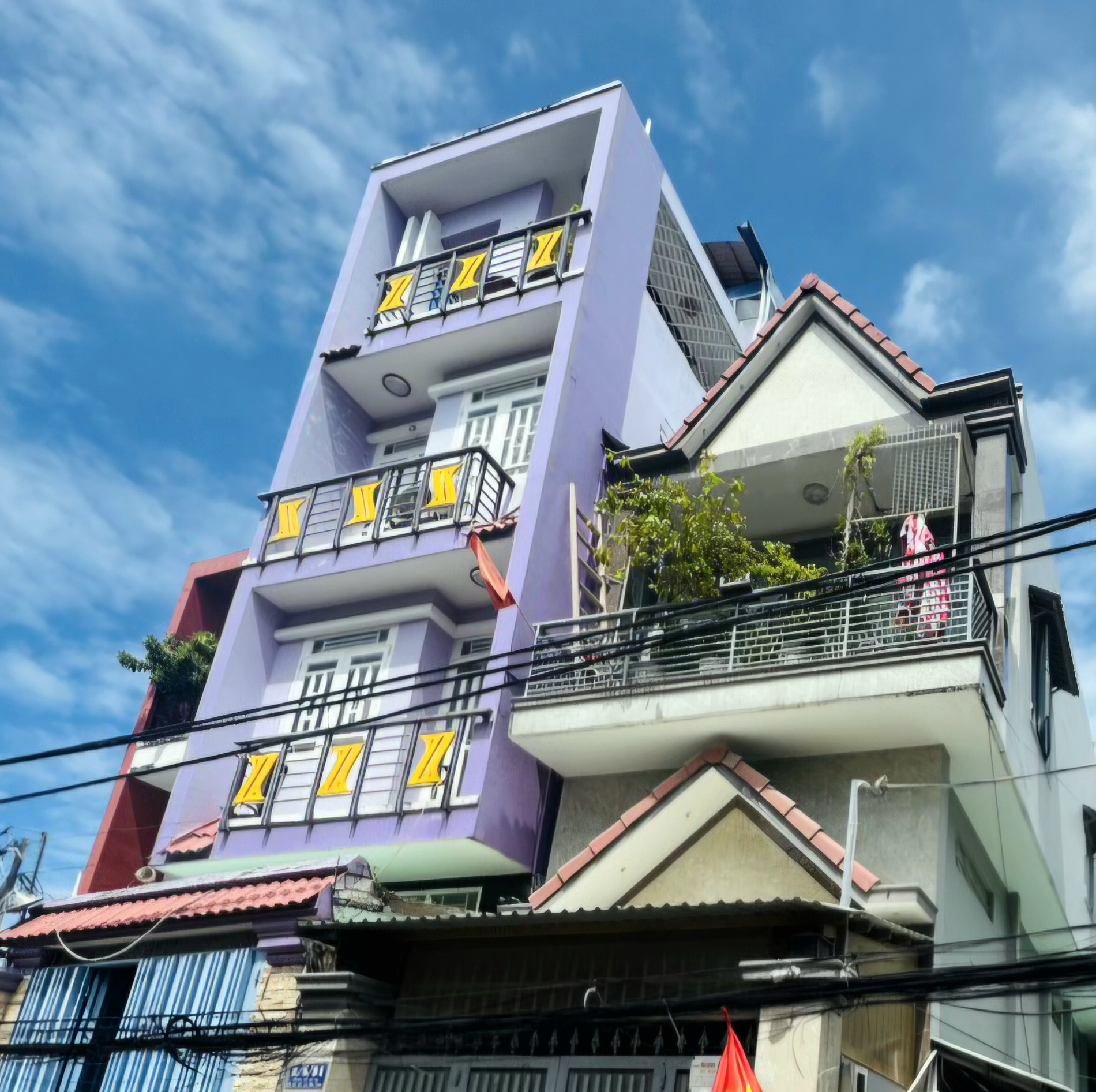 Bán nhà 3 tầng - KDC Nam Hùng Vương - Bình Tân -DT: 93m²
