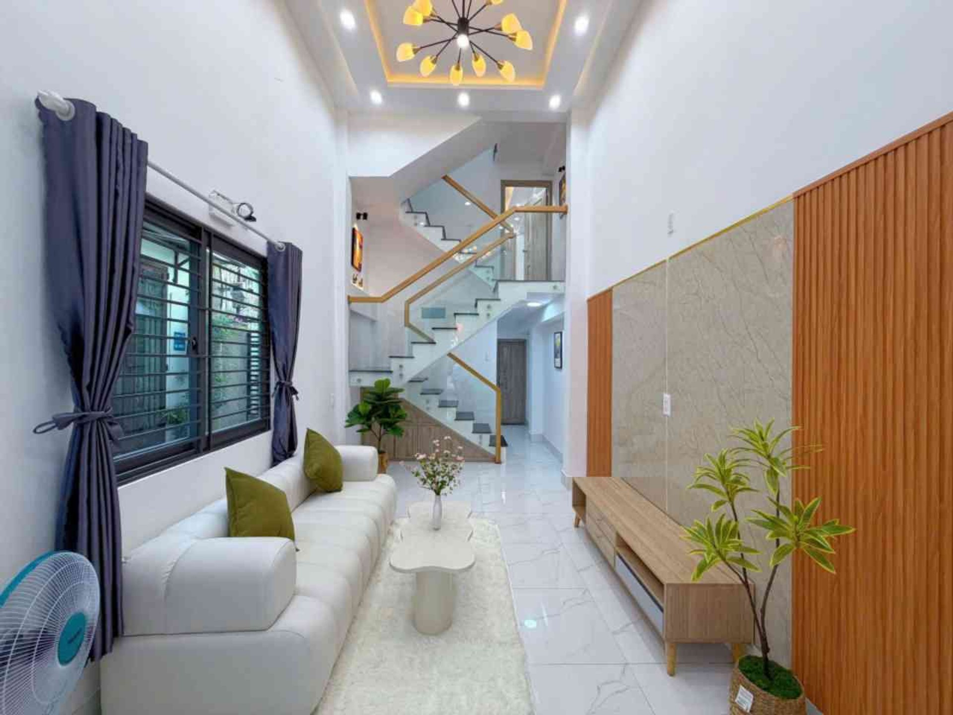 Nhà 3 tầng 2 mặt kiệt trung tâm Đà Nẵng, sẵn ở ngay