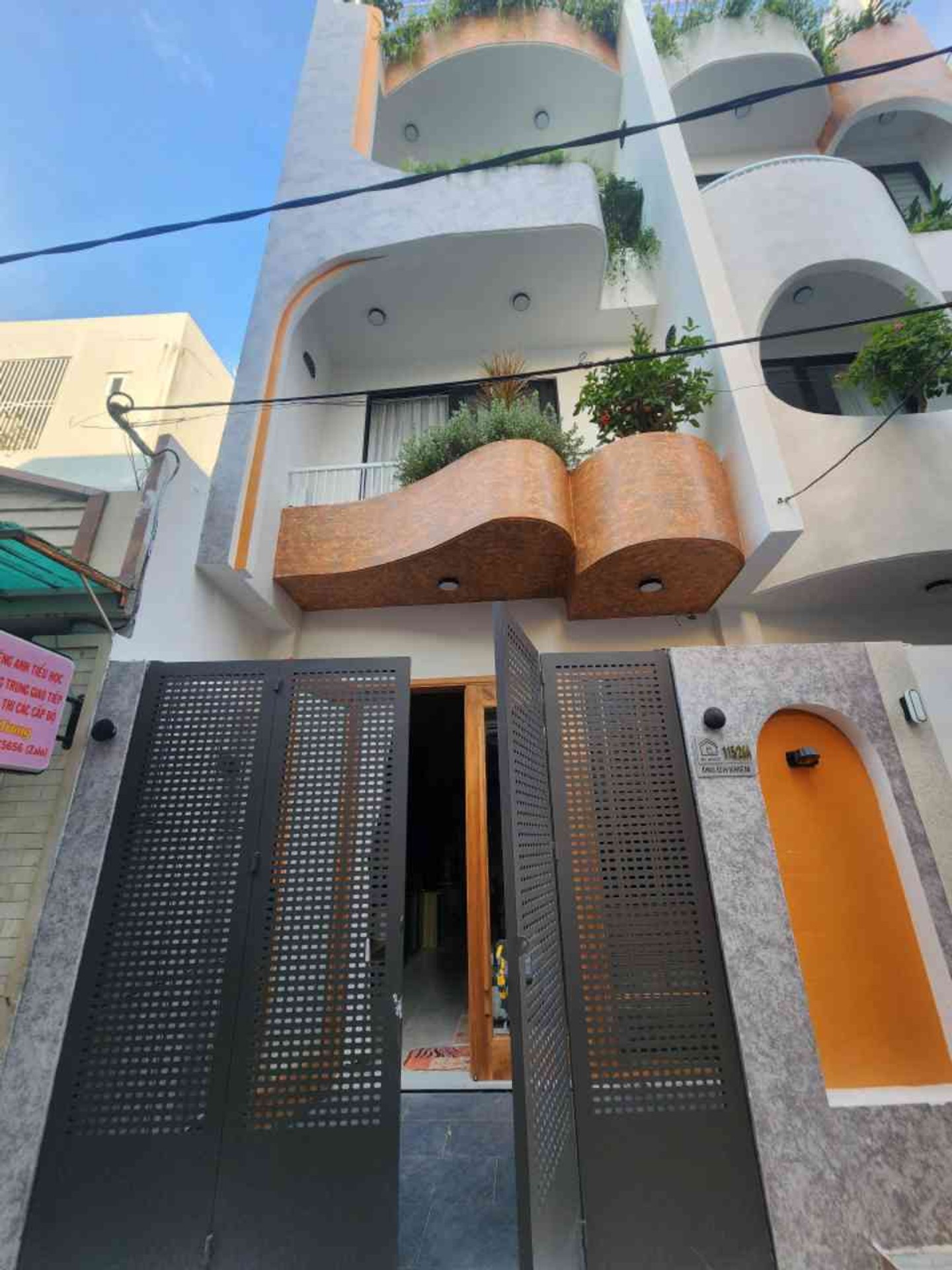 Luxurious House Ong Ich Khiem.Str | 581.25sq ft. + 4 floors | Fully Furnished | ~$300k