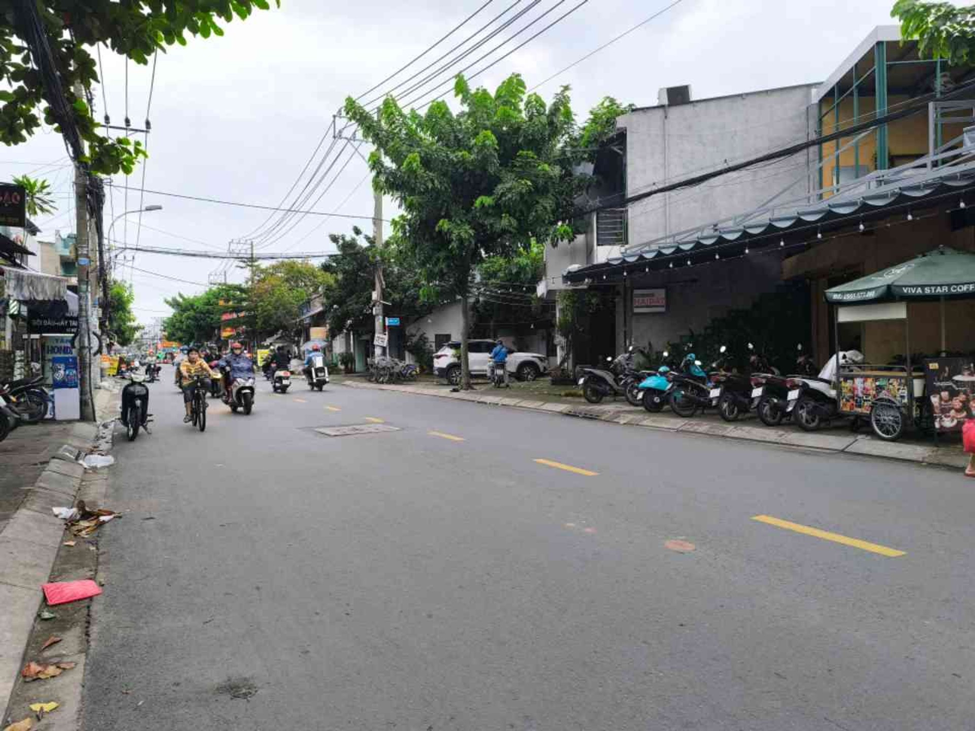 Nhà mặt phố 2 tầng 114m², giá 7.8 tỷ, hướng Đông Nam