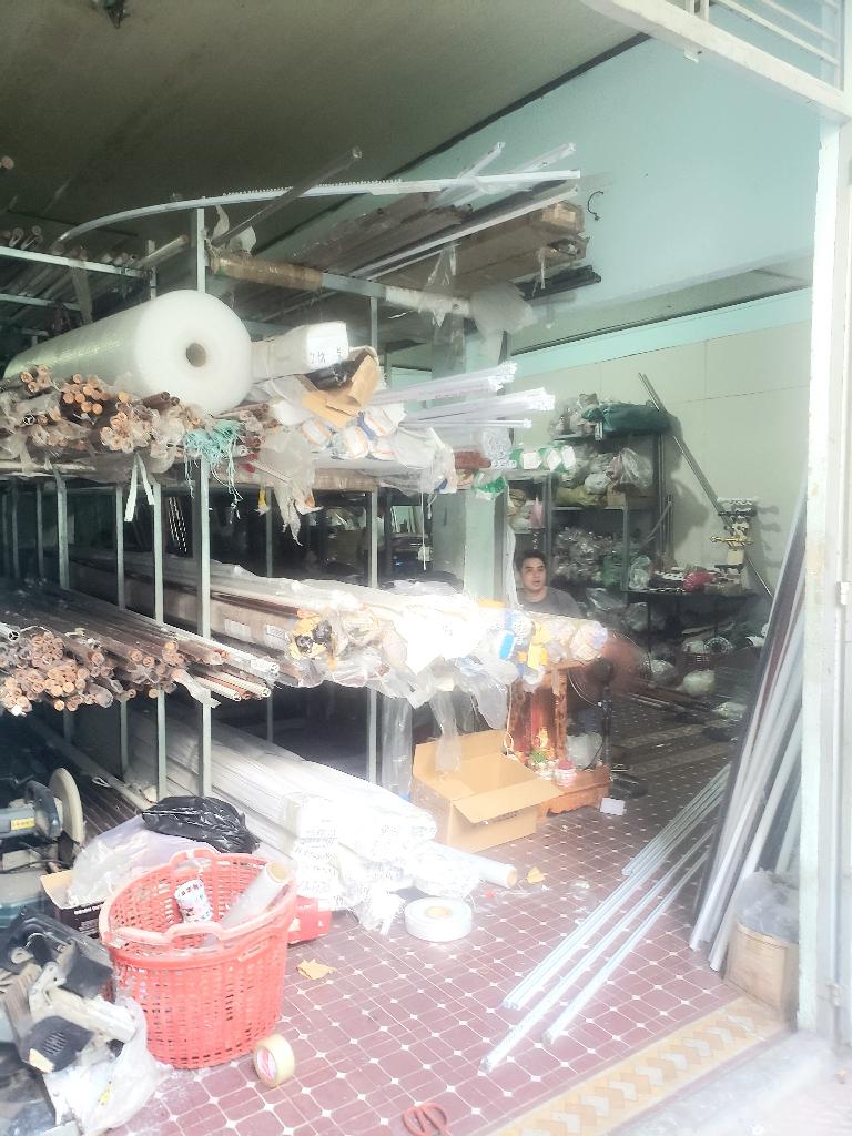 Bán nhà 2 tầng mặt tiền 12m khu trung tâm quận Tân Bình