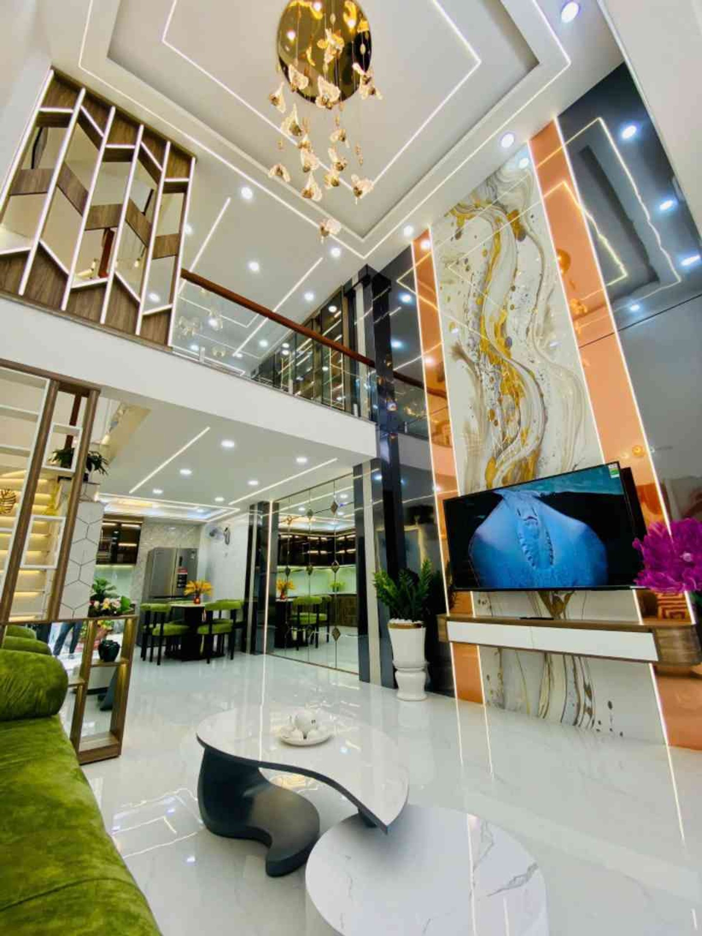 Nhà 5 Tầng _ Hẻm xe hơi _ 220 Nguyễn Văn Khối
