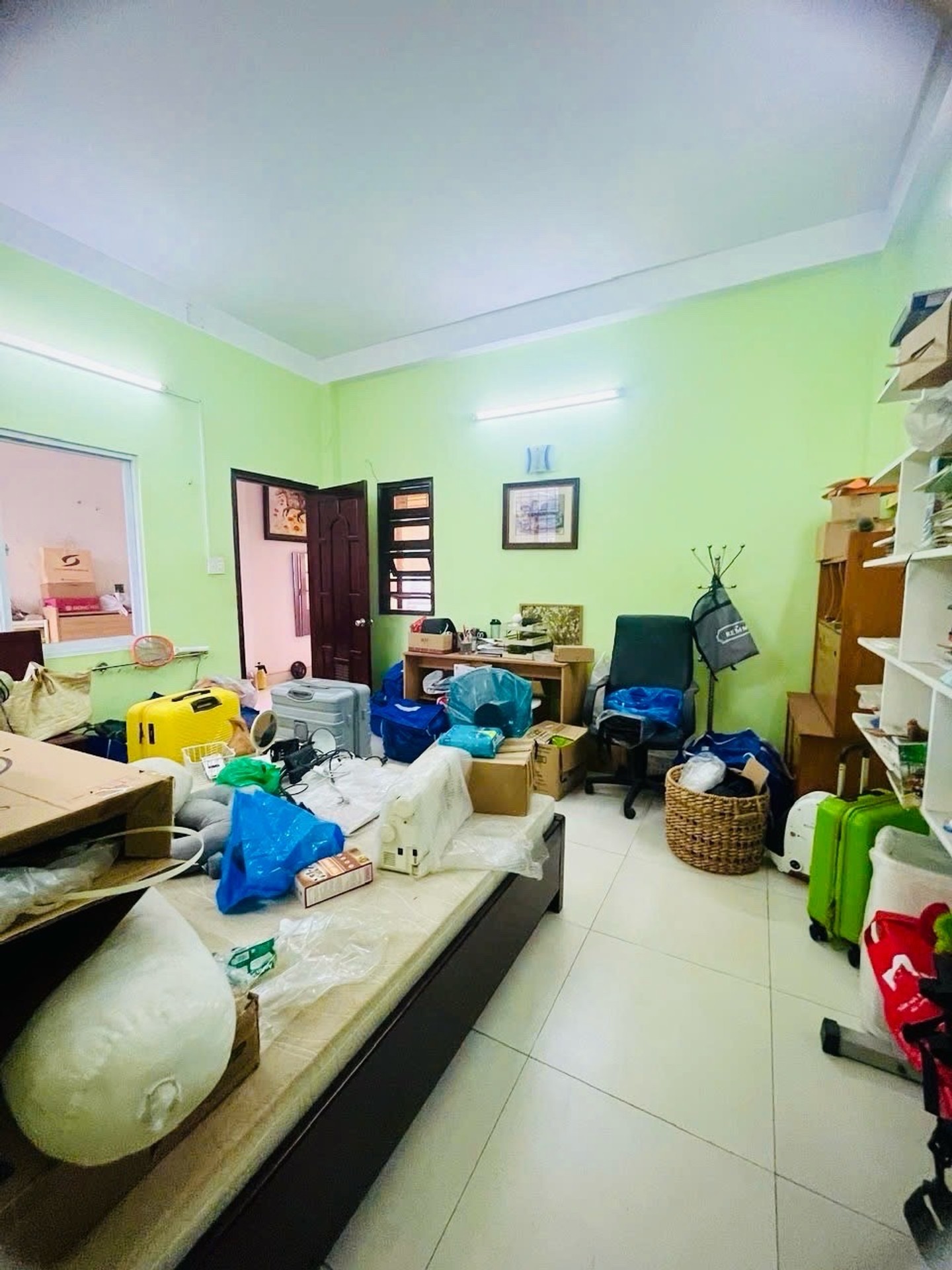 Nhà 4 tầng, mặt tiền rộng 6.2m, thuận tiện kinh doanh tại Gò Vấp