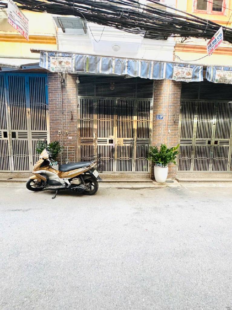 Nhà 5 tầng 34m2 tại Trương Định, giá 9.6 tỷ, ngõ rộng thoáng