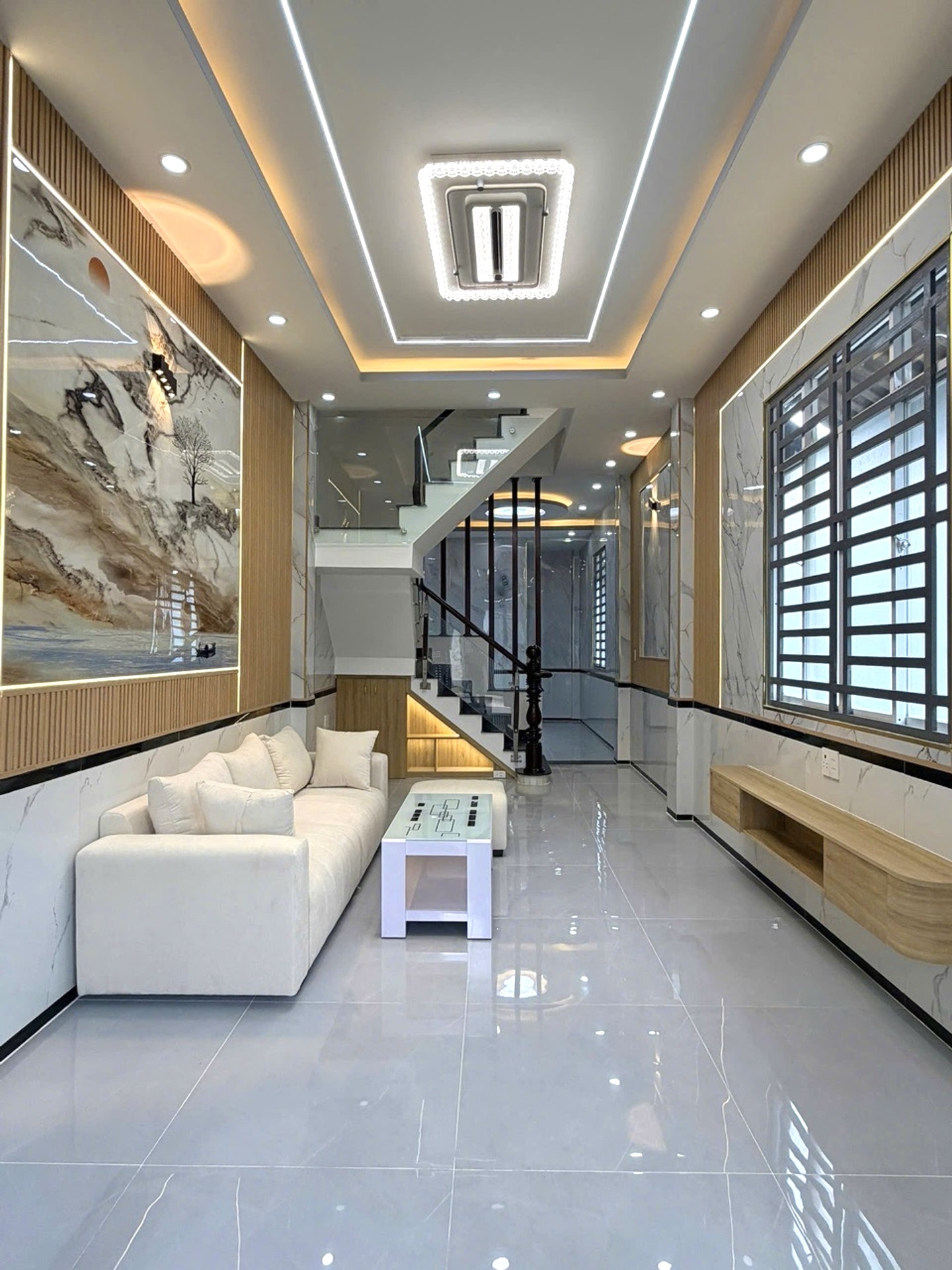 Bán nhà Quận 12, lô góc hẻm xe hơi, 3 tầng kiên cố, DTSD 45m², gần Hiệp Thành City, nhỉnh 4 tỷ