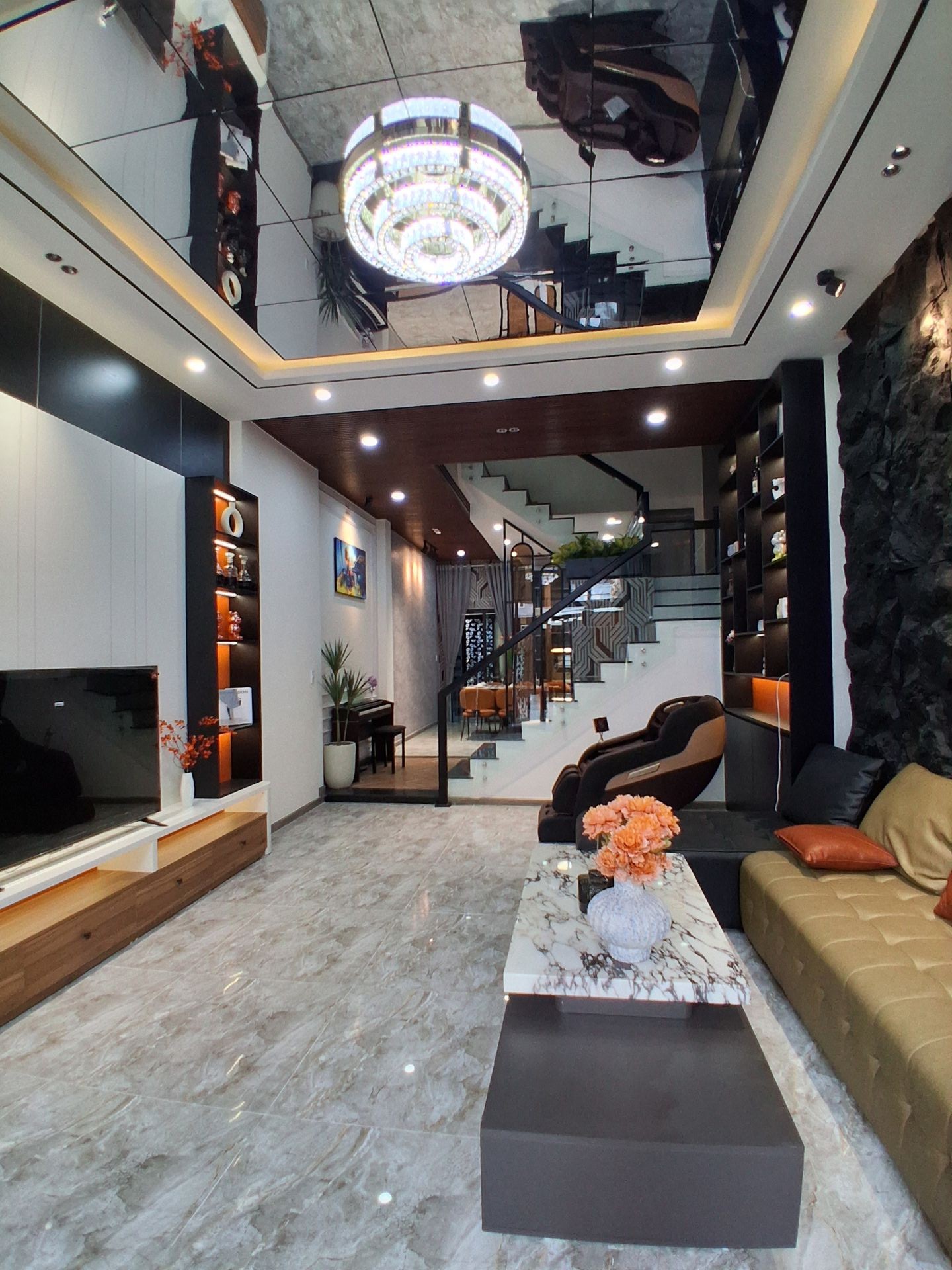 Cơ Hội Vàng Sở Hữu Nhà 3 Tầng Sát Biển Nguyễn Tất Thành