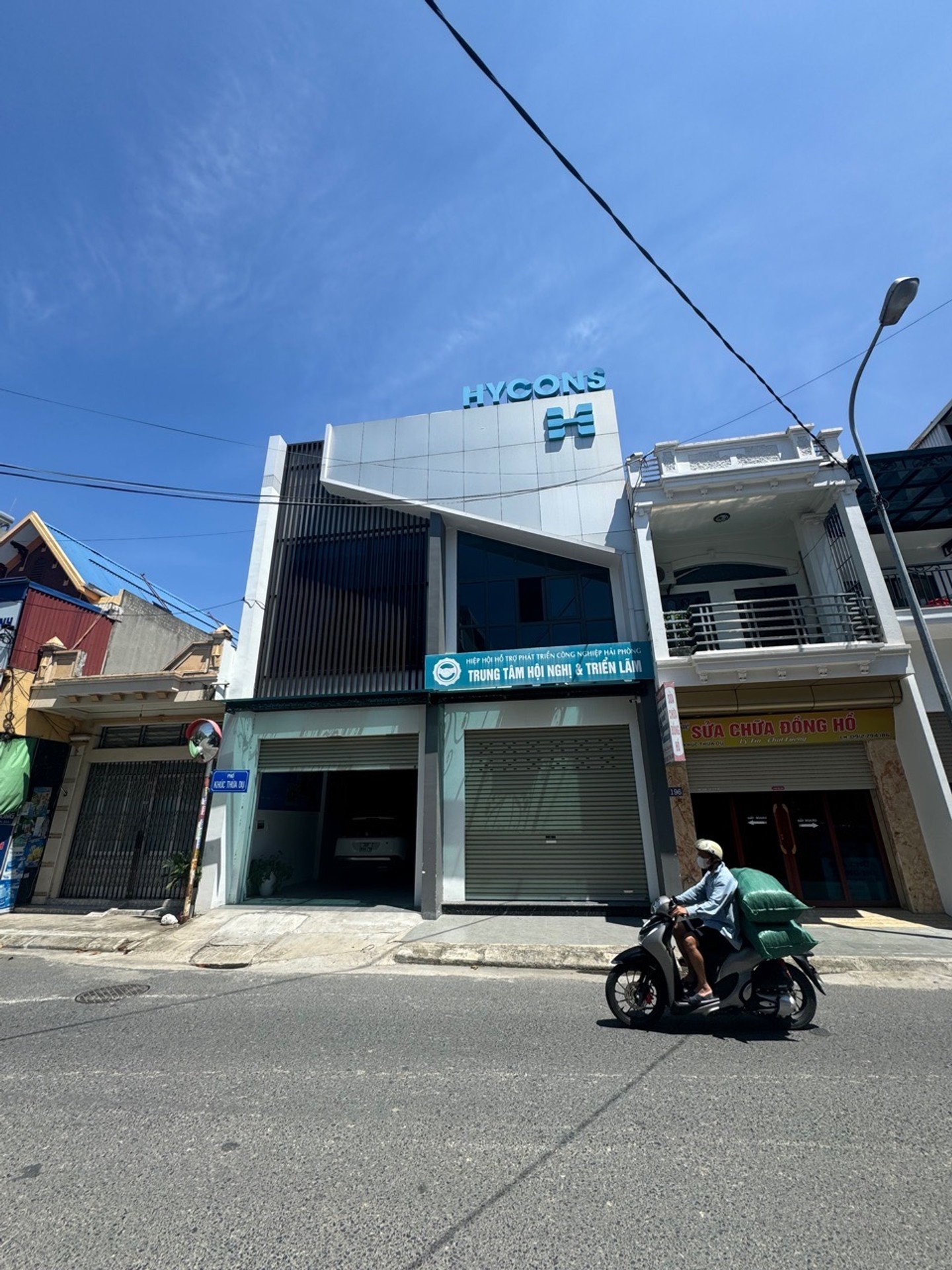 Nhà mặt phố vị trí đắc địa, ô tô đỗ vỉa hè, view sông thoáng đãng tại khu trung tâm phát triển