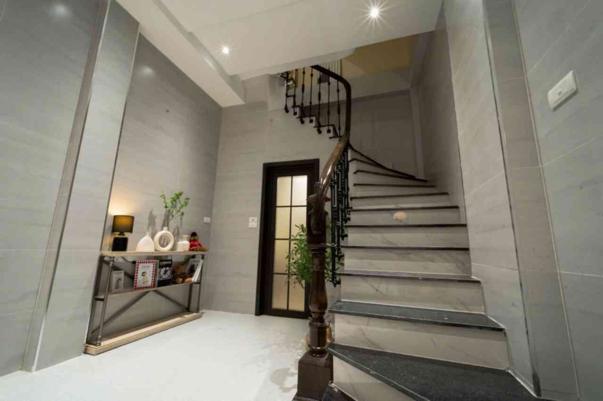 Bán nhà riêng Kim Mã Thượng 7 tầng, giá 15.3 tỷ, ô tô vào nhà