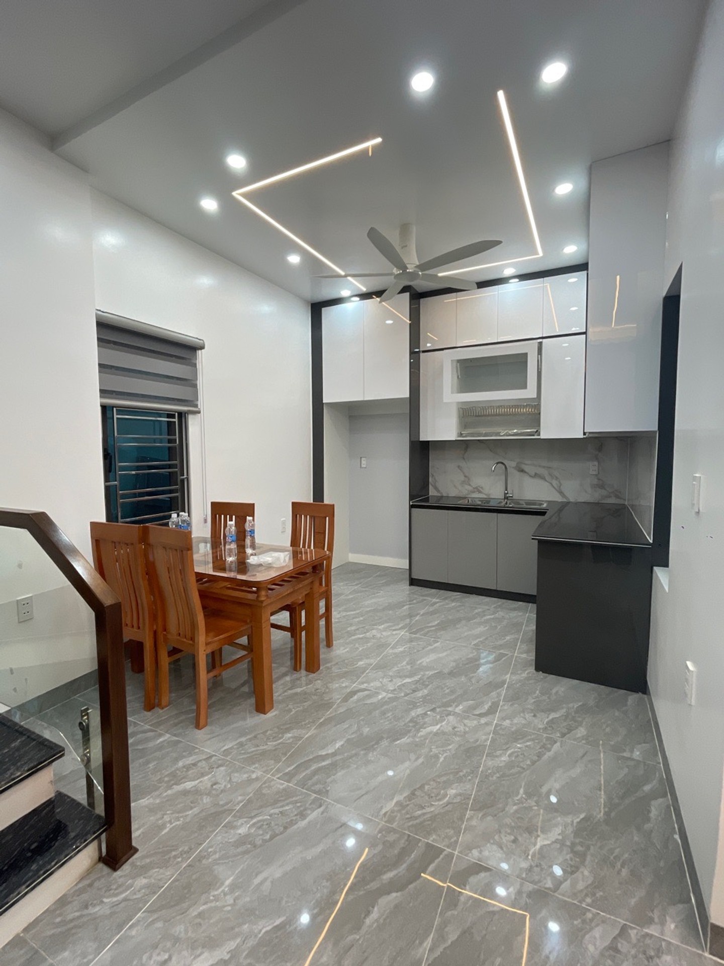 Nhà 3 tầng hiện đại, thiết kế thông minh tại trung tâm Thị trấn An Dương