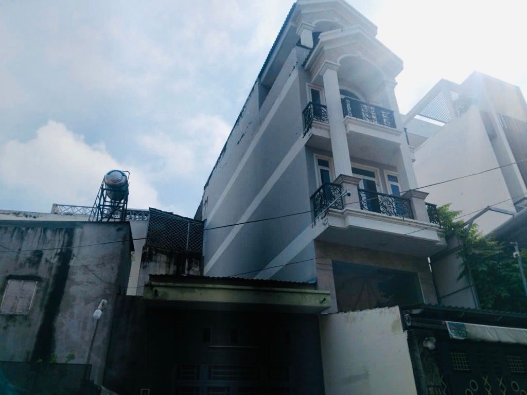 💰 GIÁ MỚI 11,8 TỶ | TÂY THẠNH – TÂN PHÚ
🏡 96m² | 5 tầng BTCT | 5PN, 6WC | sân thượng lớn.
🚗 Hẻm