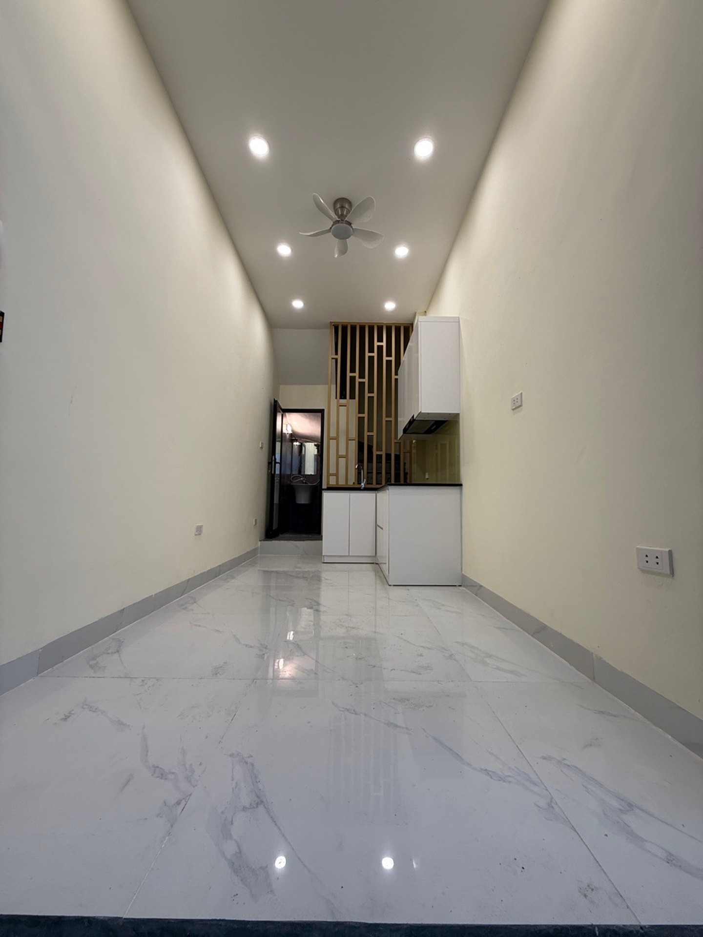 Bán nhà 4 tầng 3 phòng ngủ tại Bạch Mai, ngõ thông, giá 5,28 tỷ