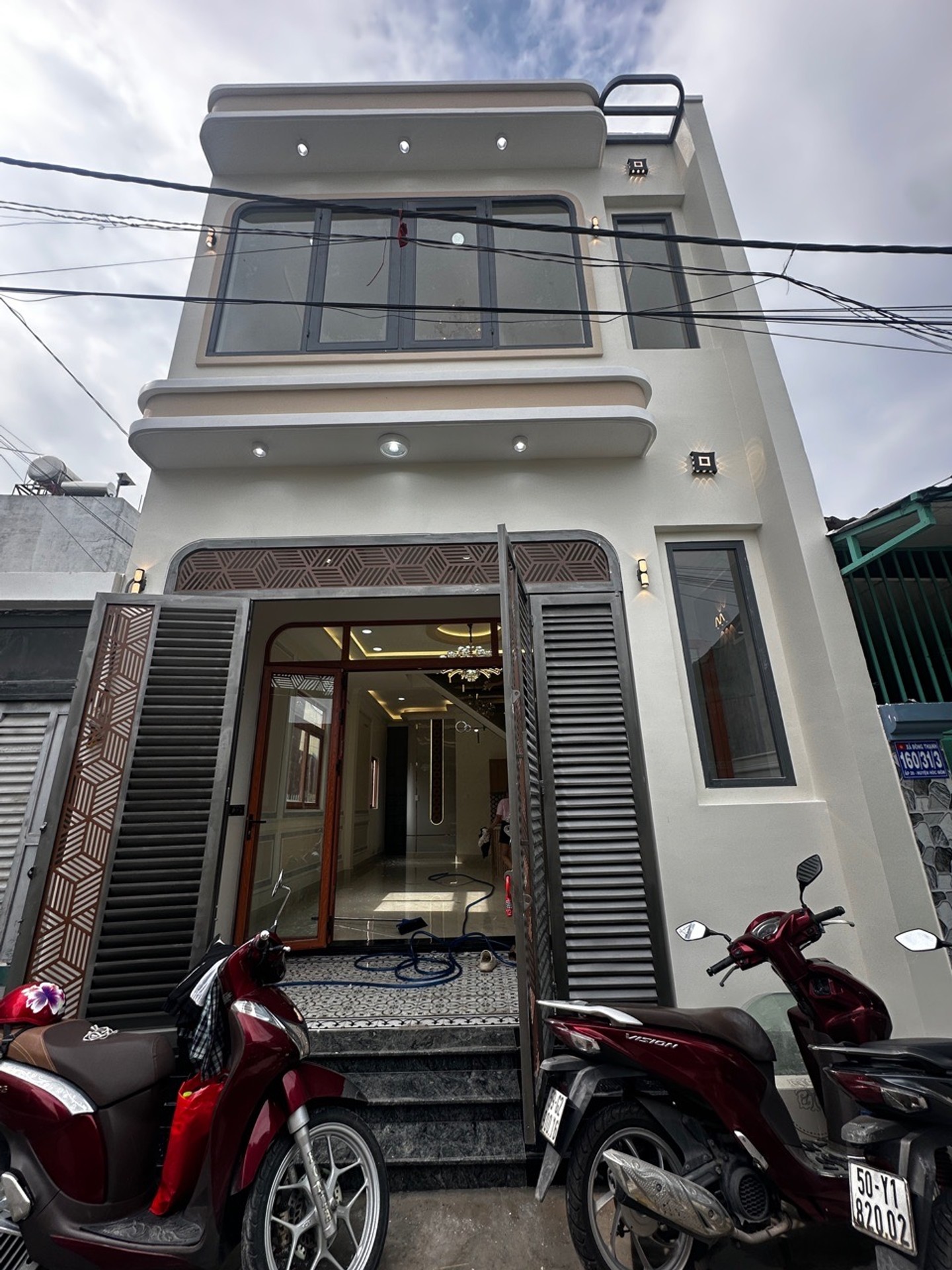 Cơ hội hiếm có sở hữu nhà đẹp 2 tầng gần chợ Đông Thạnh